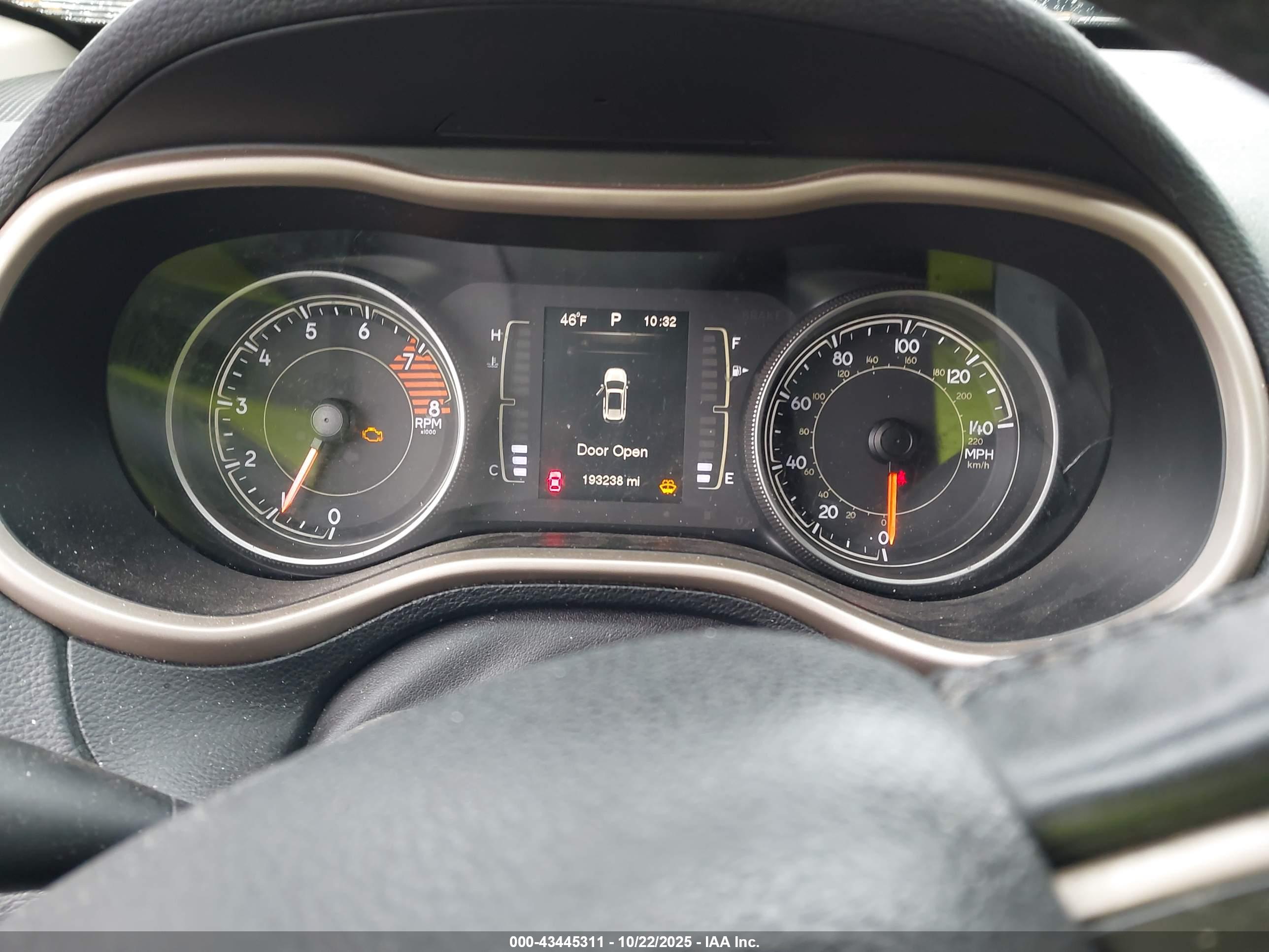 JEEP CHEROKEE image 7