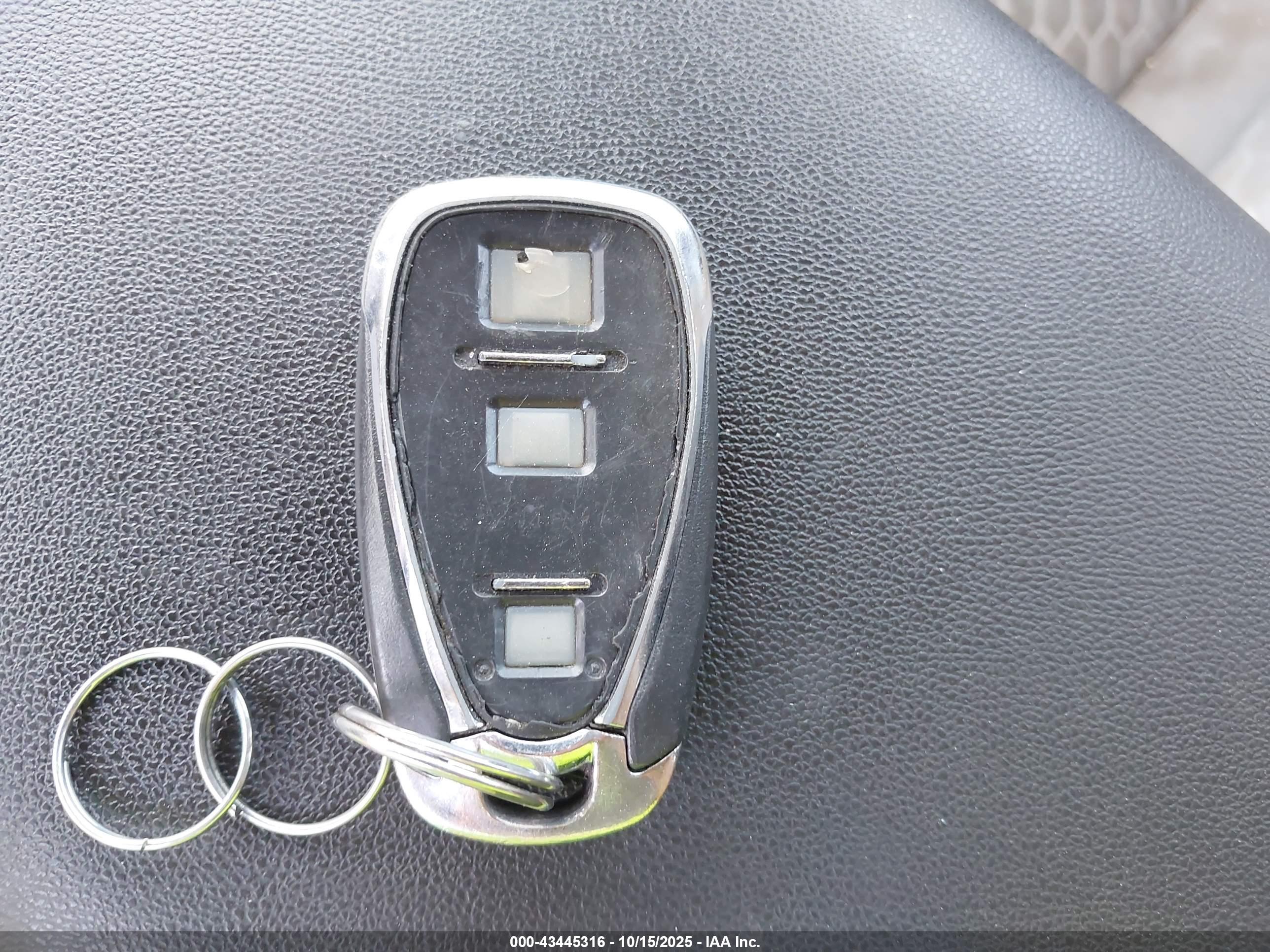 CHEVROLET EQUINOX image 11