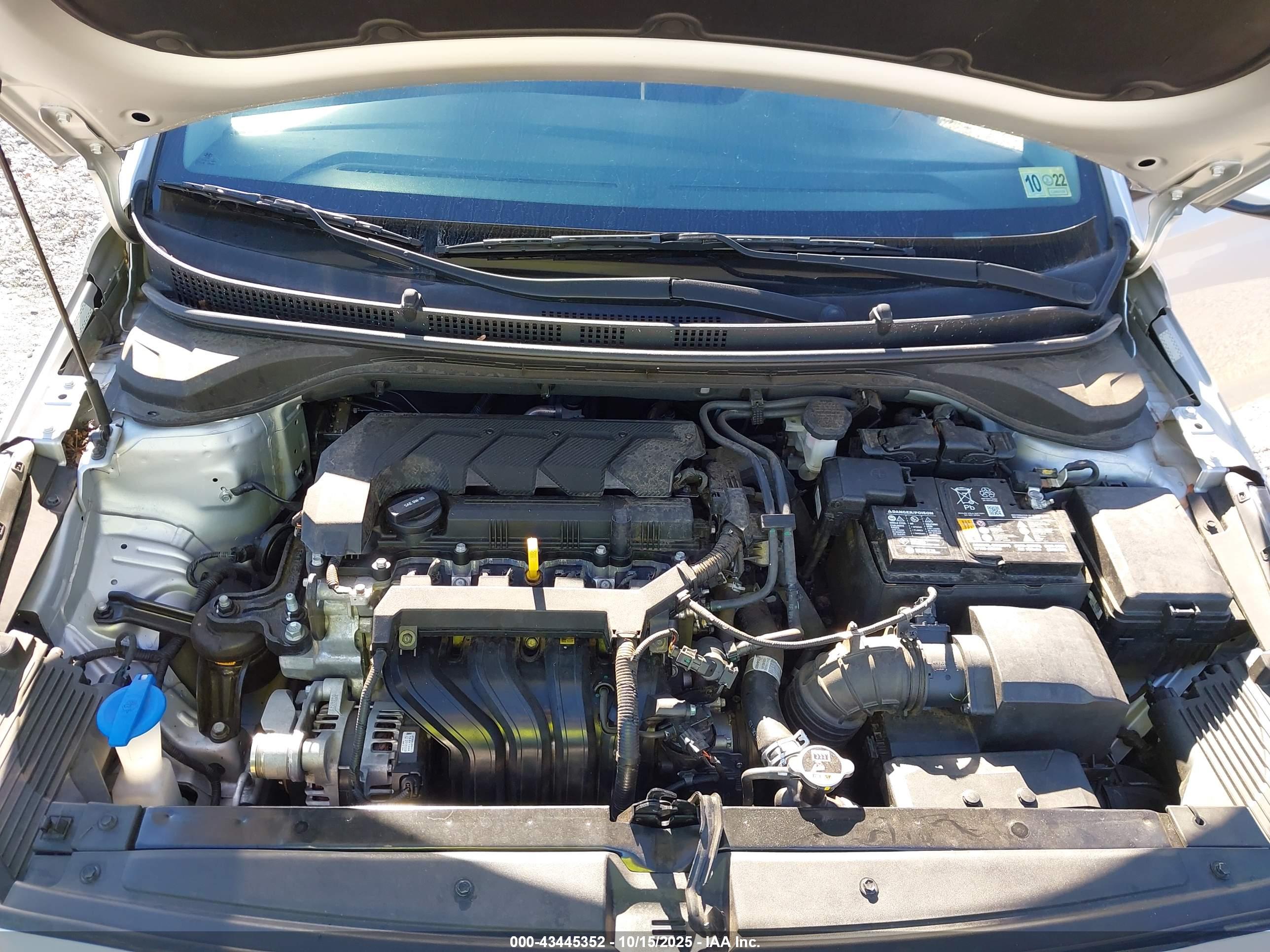 HYUNDAI ACCENT image 10