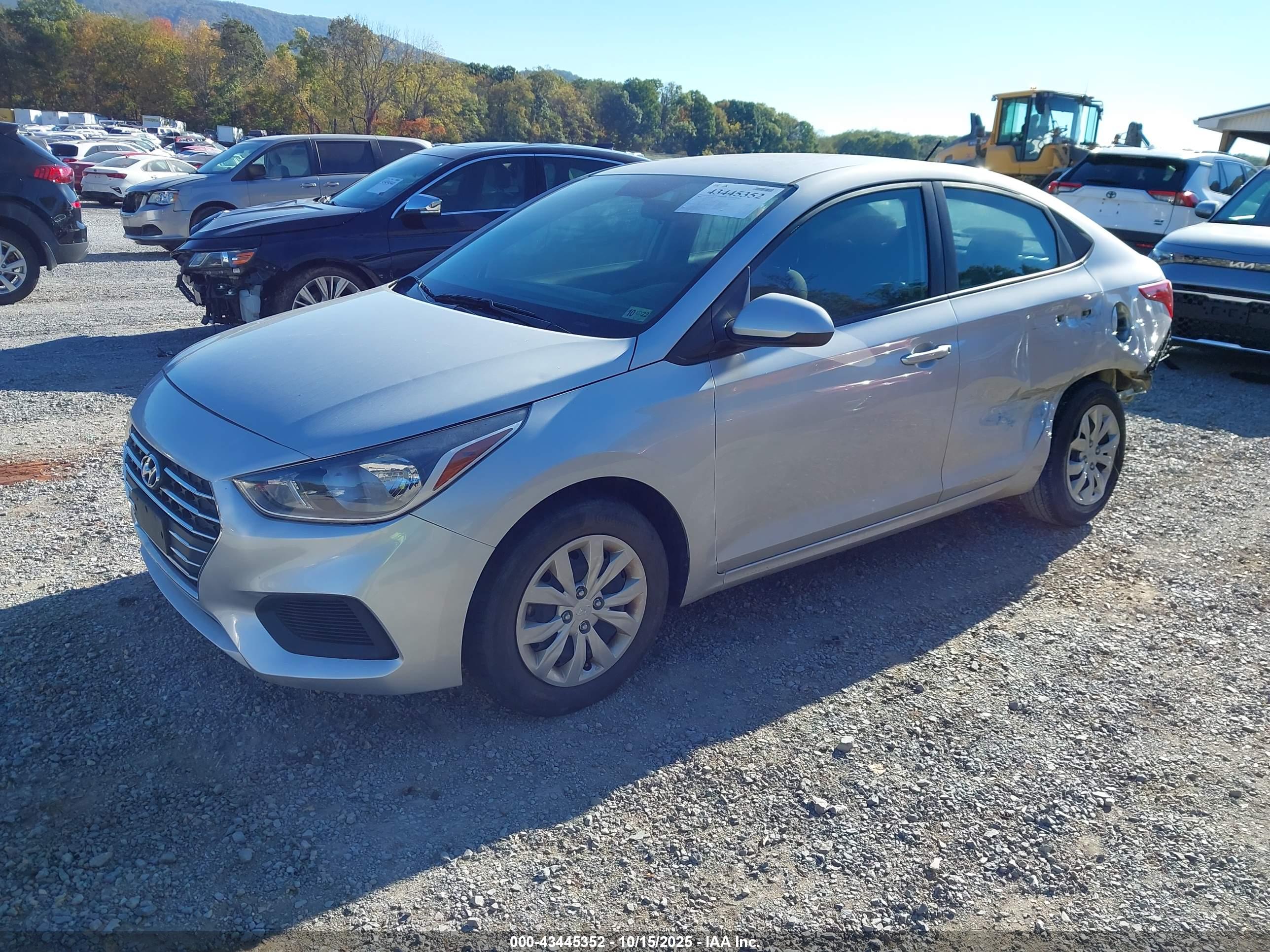 HYUNDAI ACCENT image 2