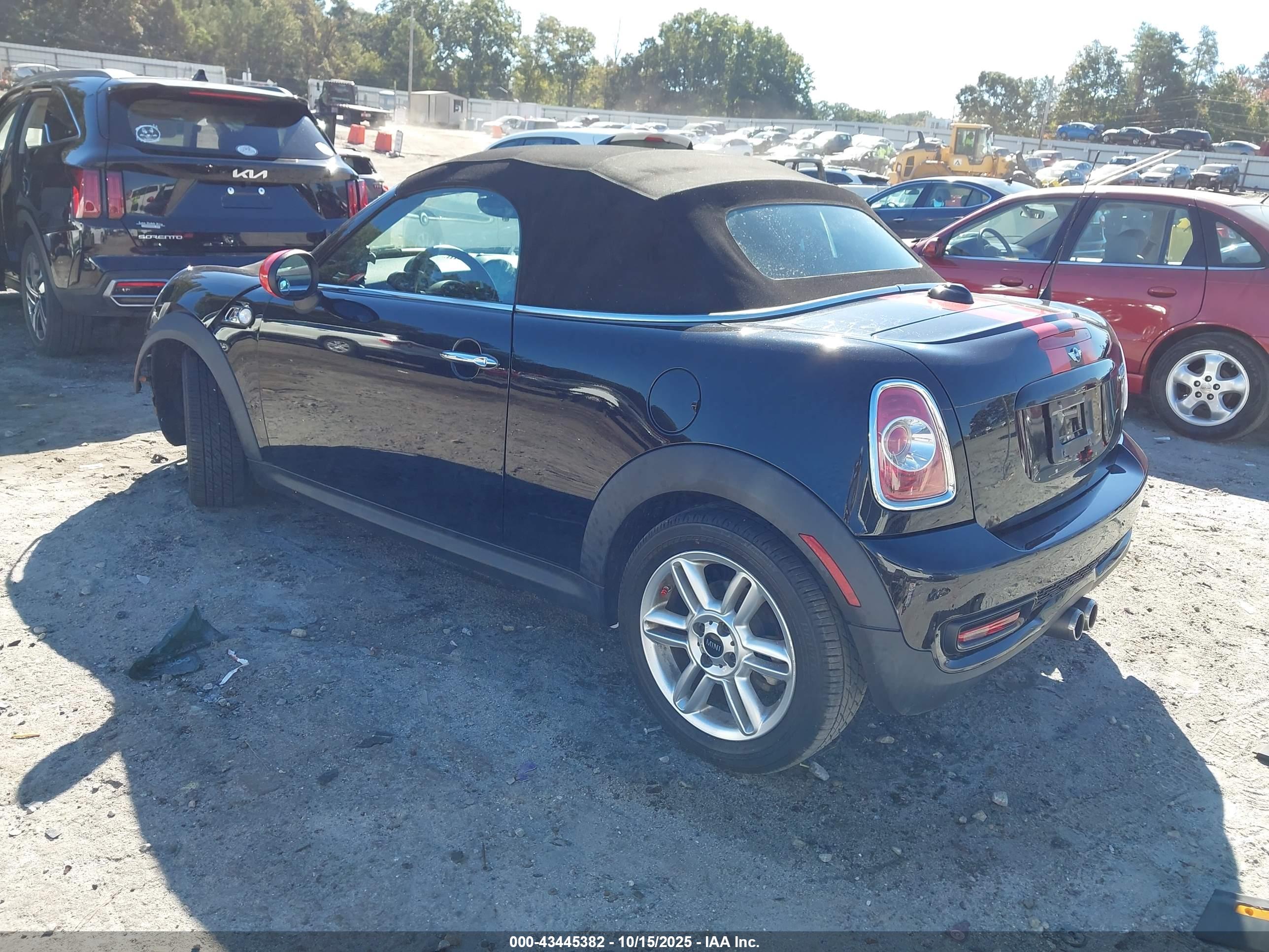 MINI COOPER image 3