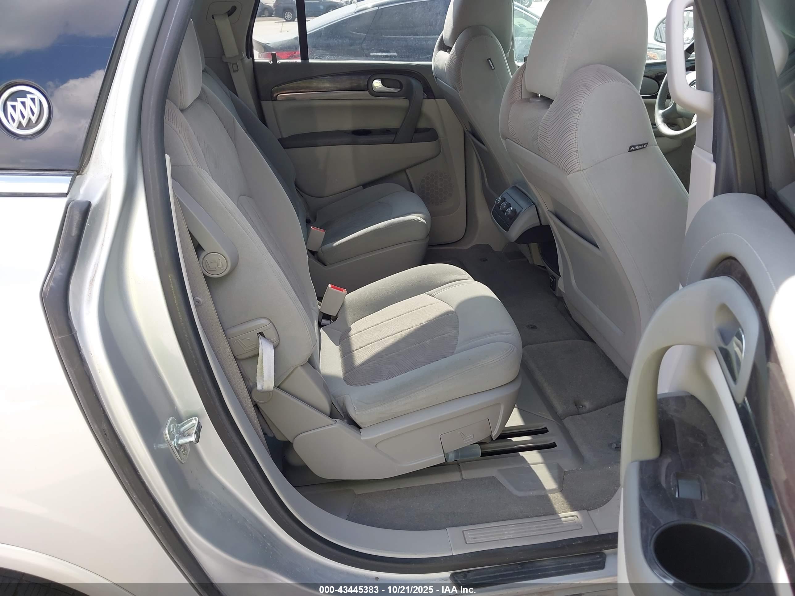 BUICK ENCLAVE image 8