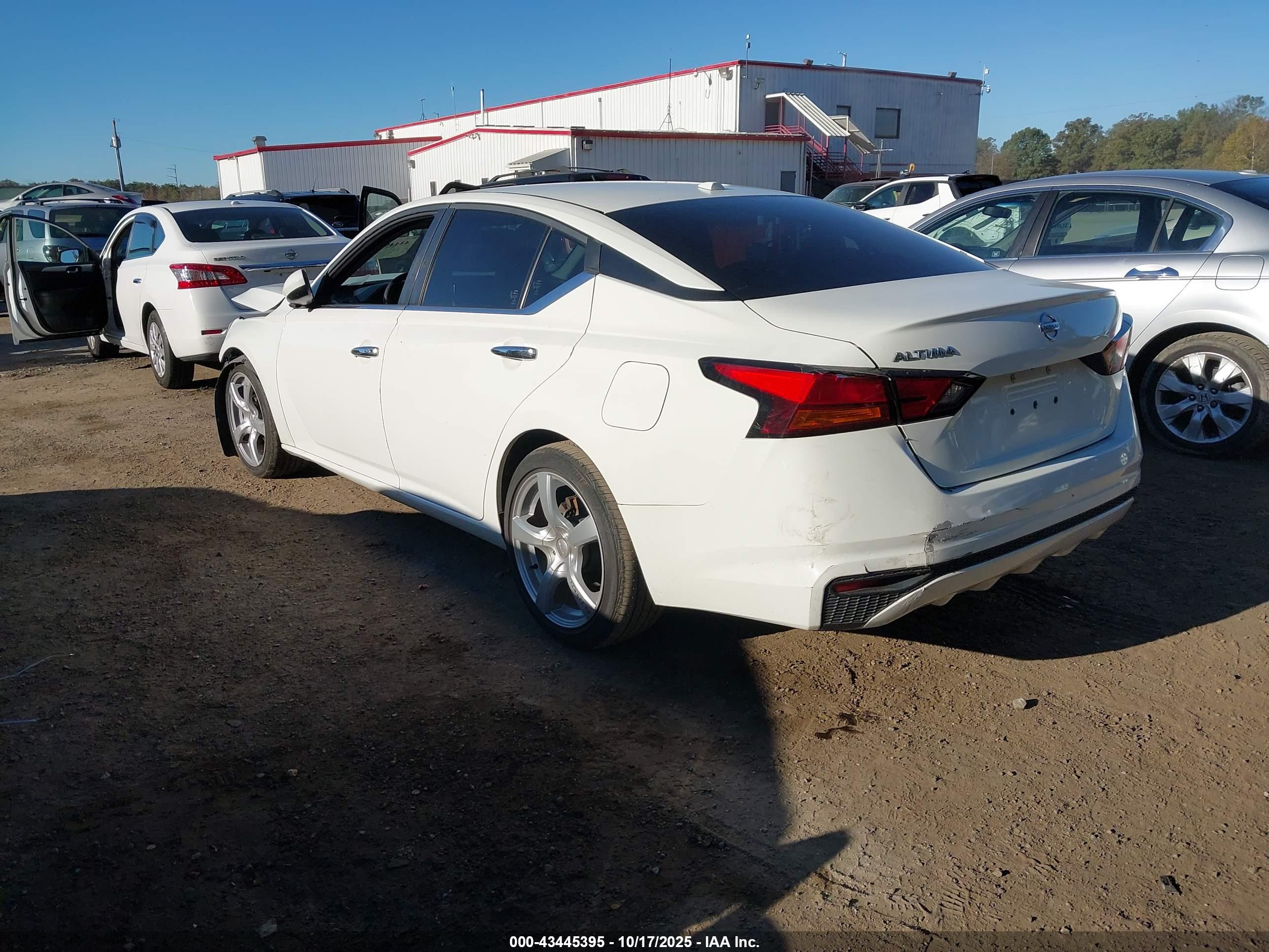 NISSAN ALTIMA image 3