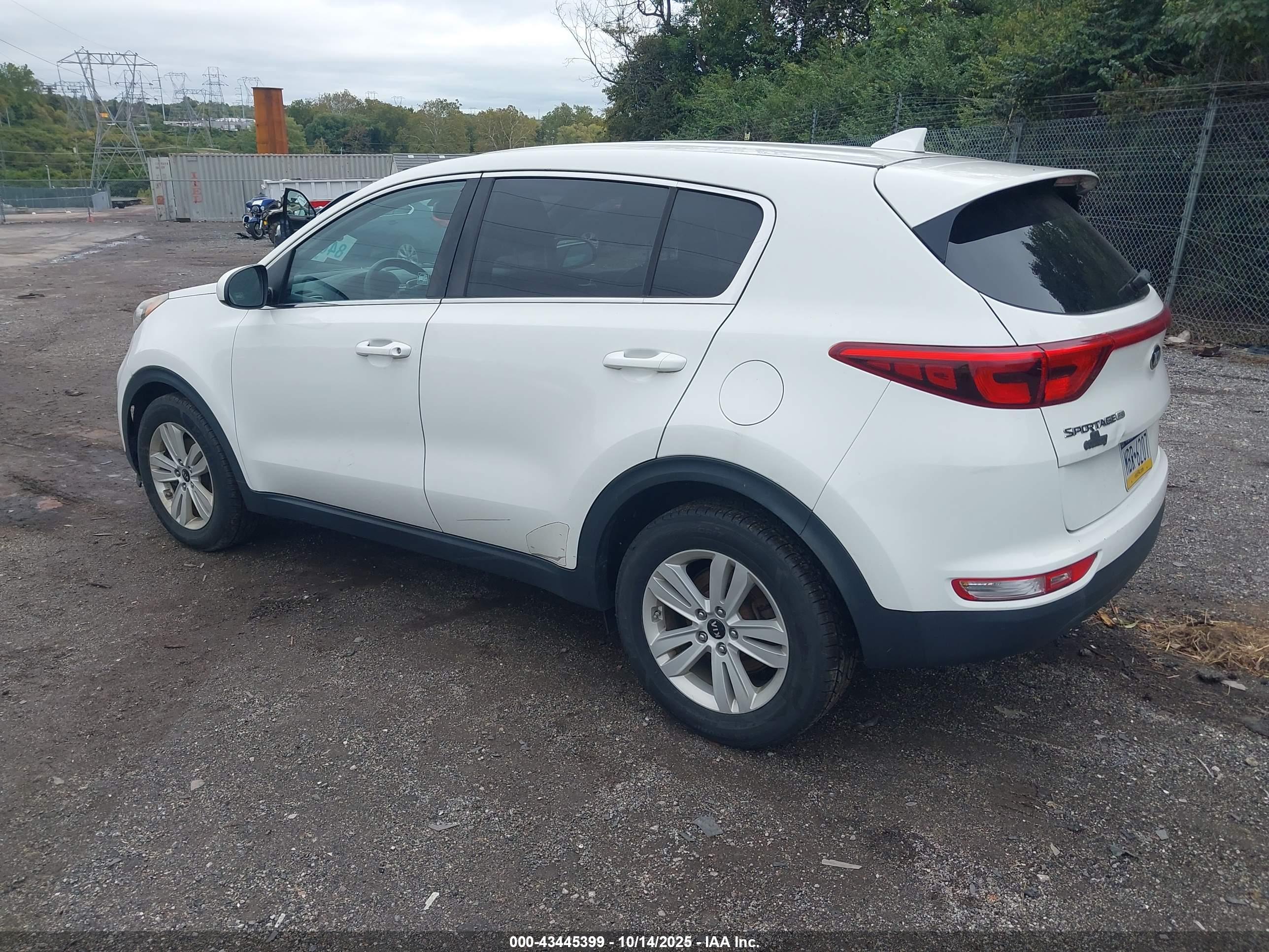 KIA SPORTAGE image 3