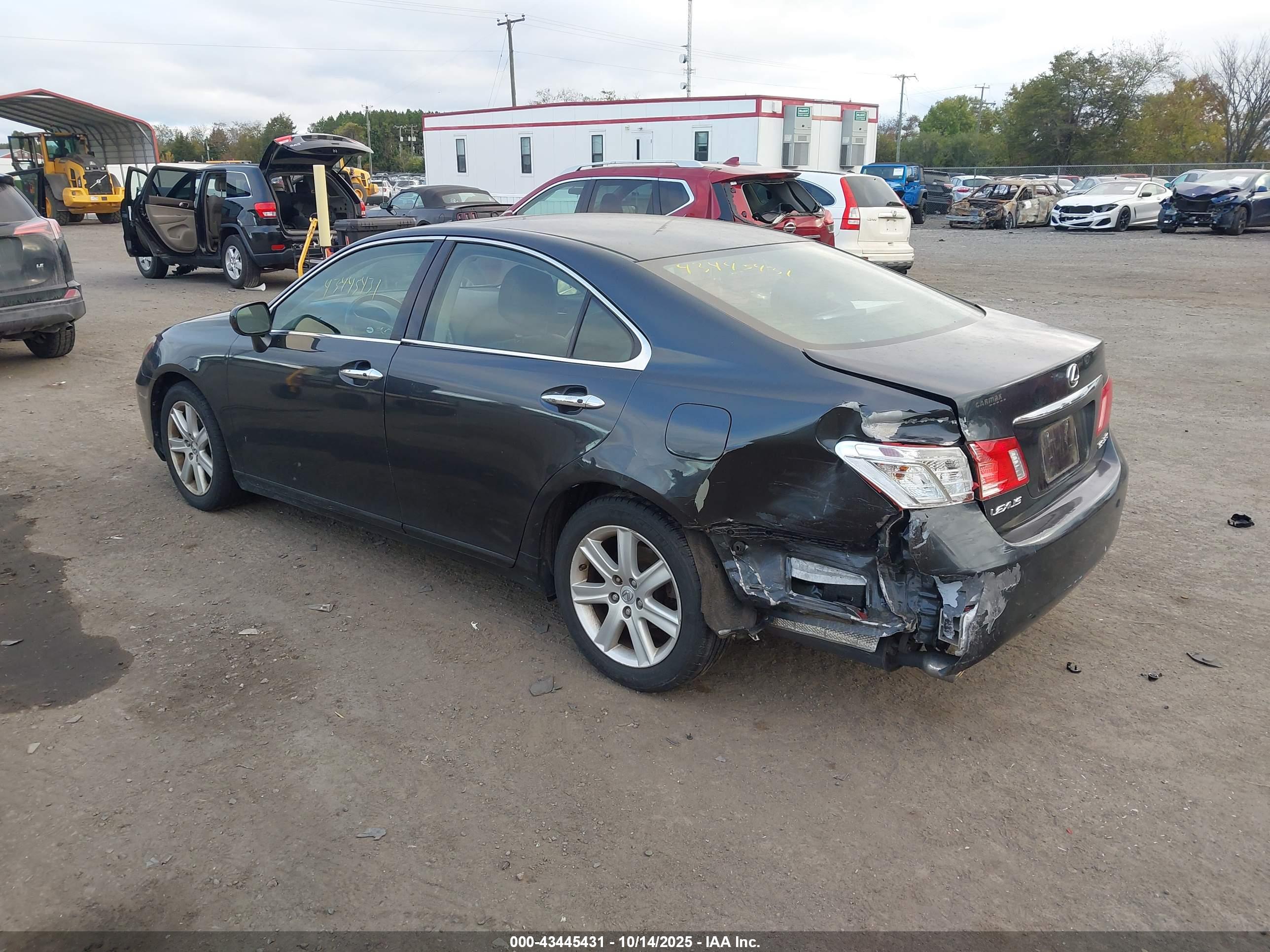 LEXUS ES image 3