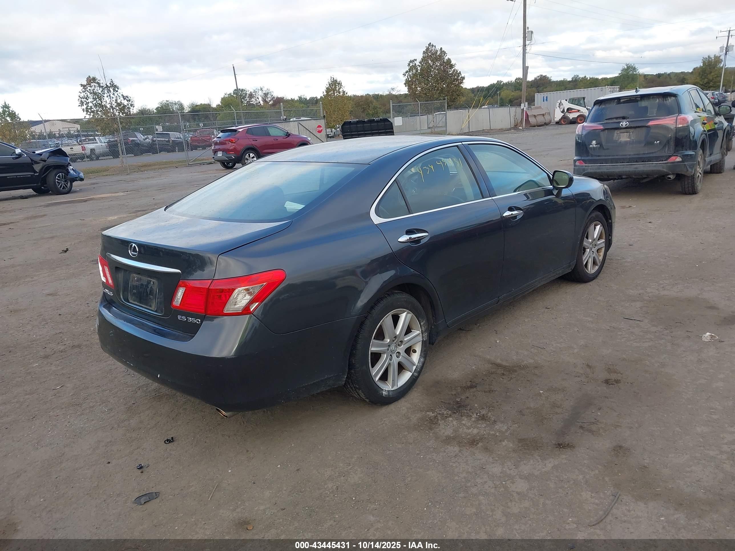 LEXUS ES image 4
