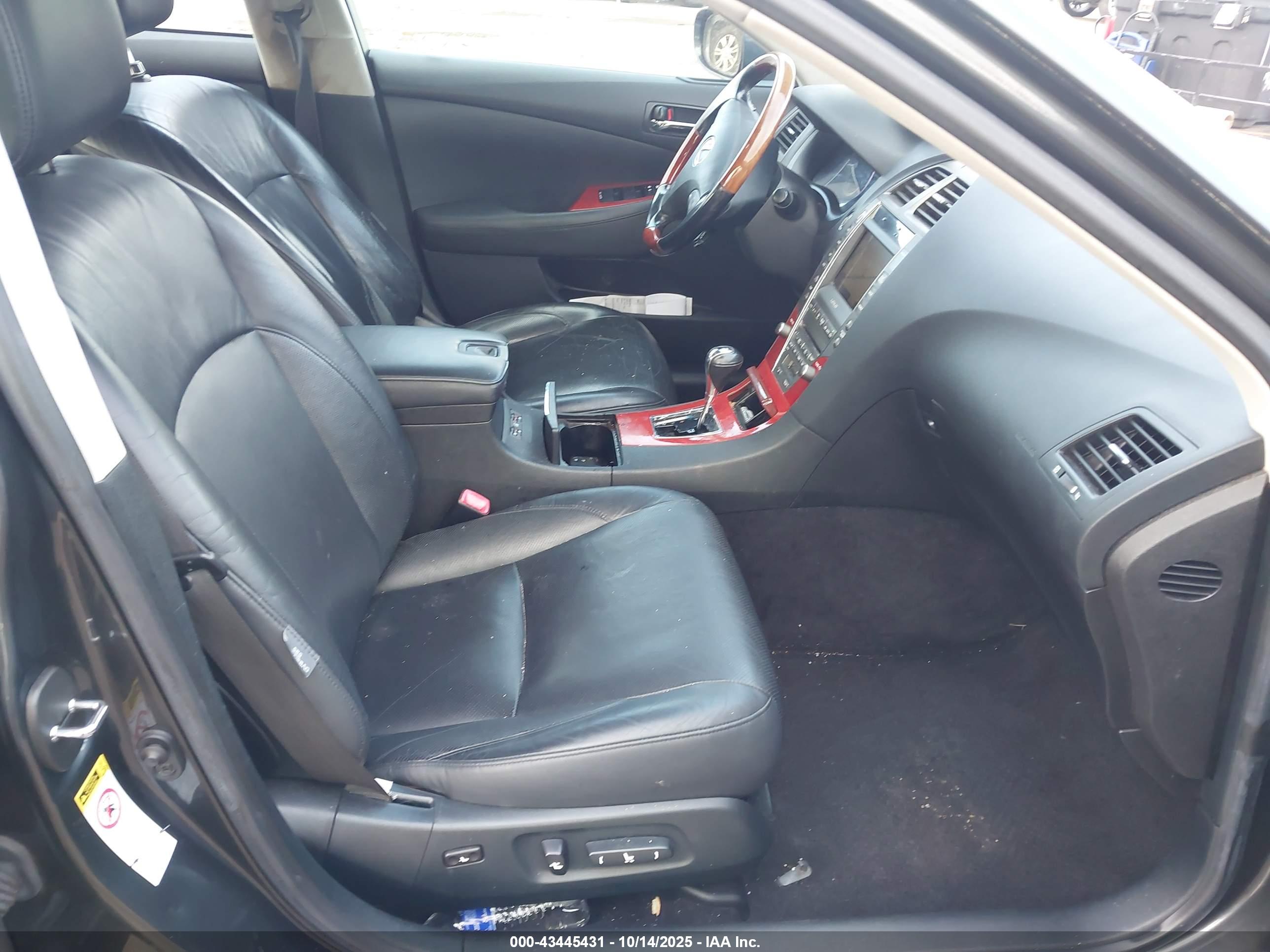 LEXUS ES image 5