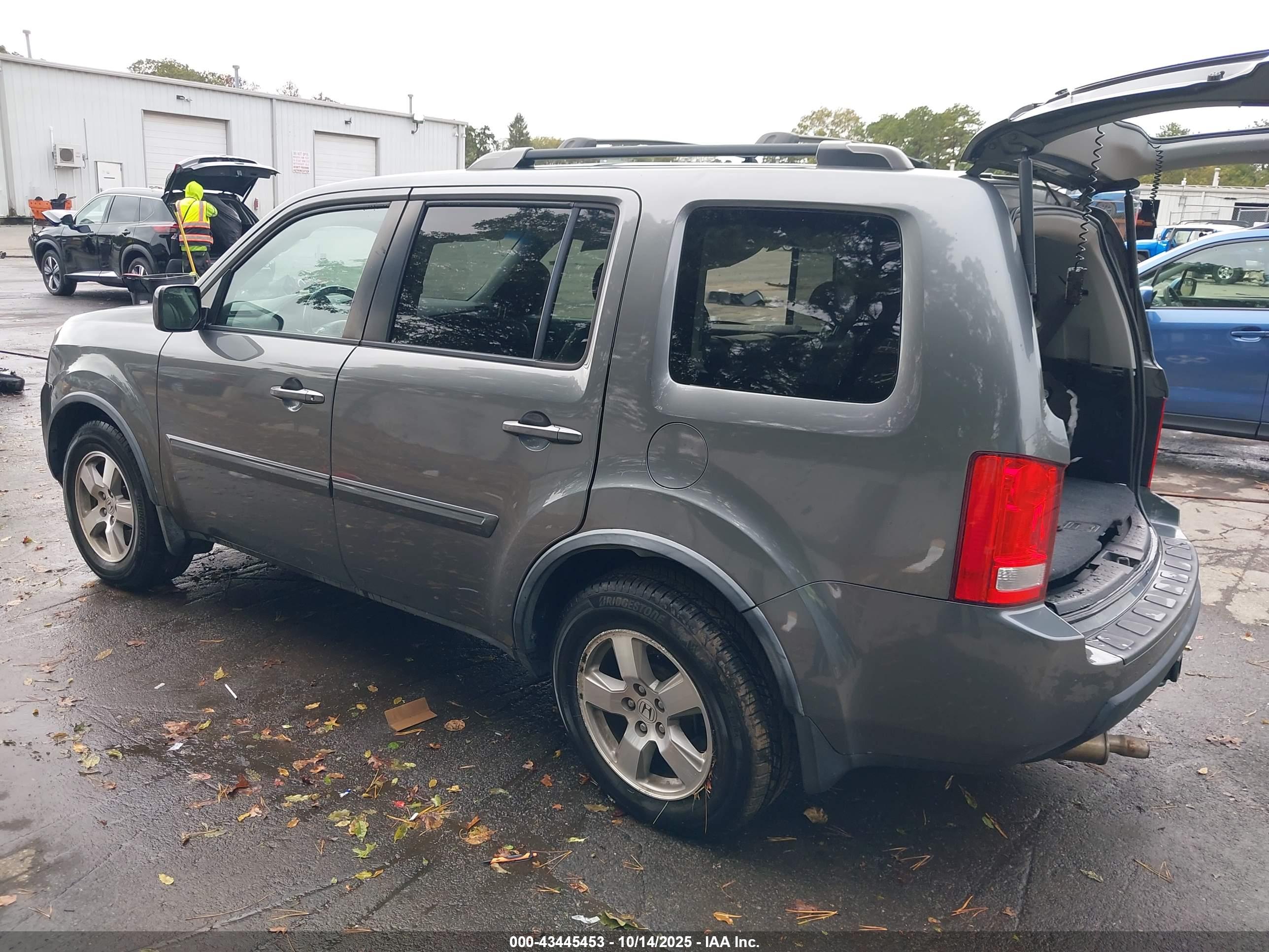 HONDA PILOT image 3