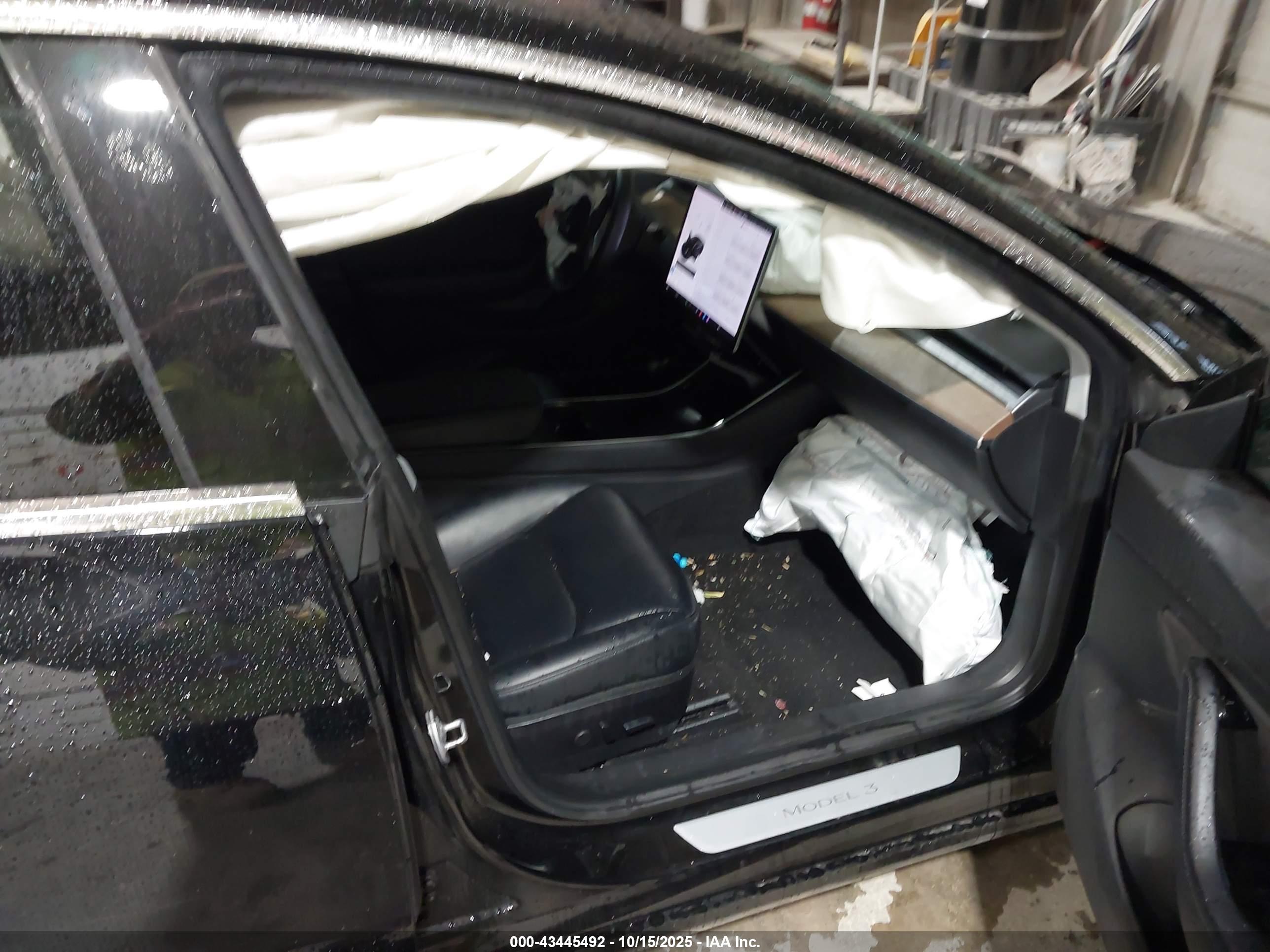TESLA MODEL image 5