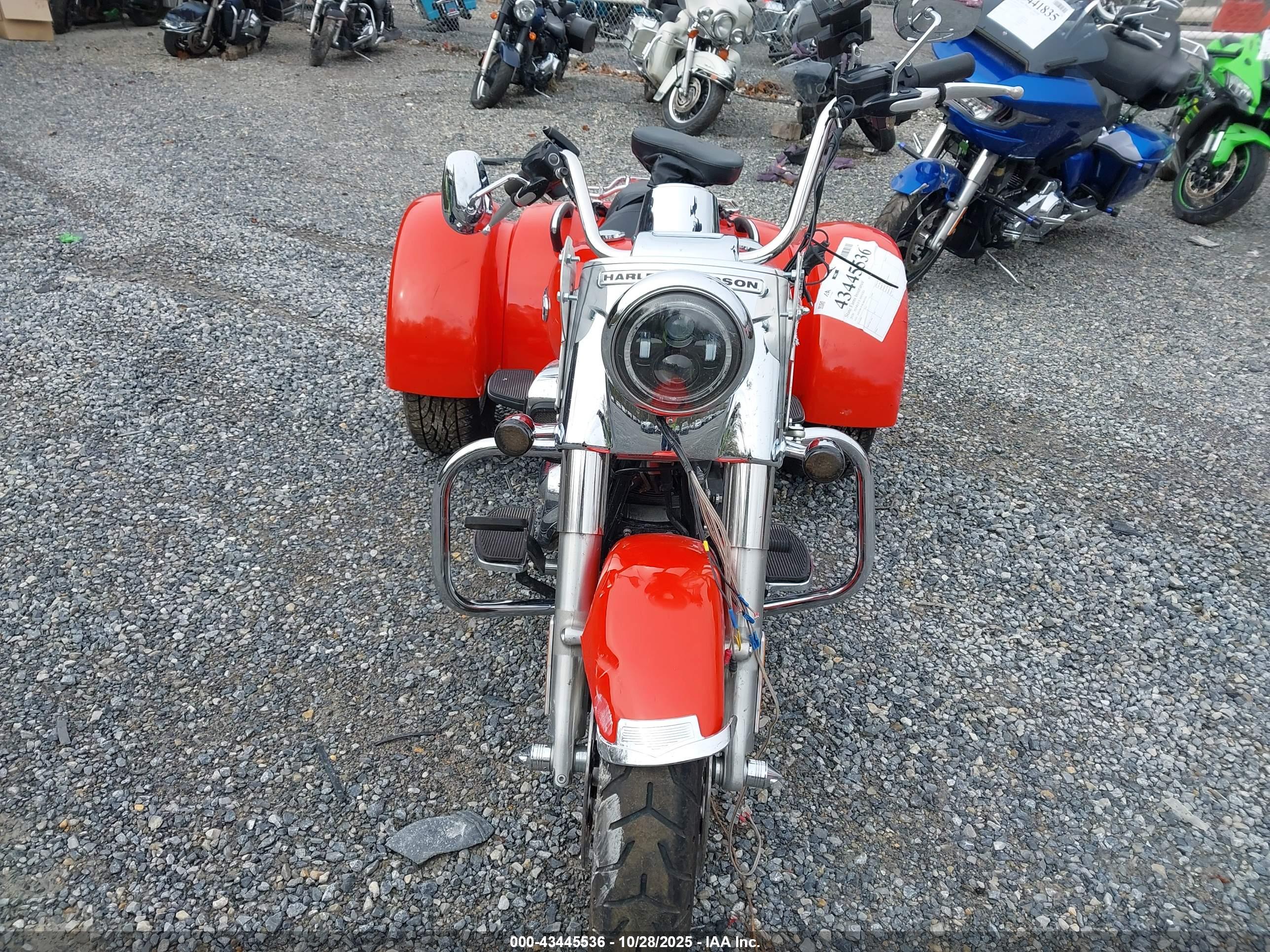 HARLEY-DAVIDSON FLRT image 5