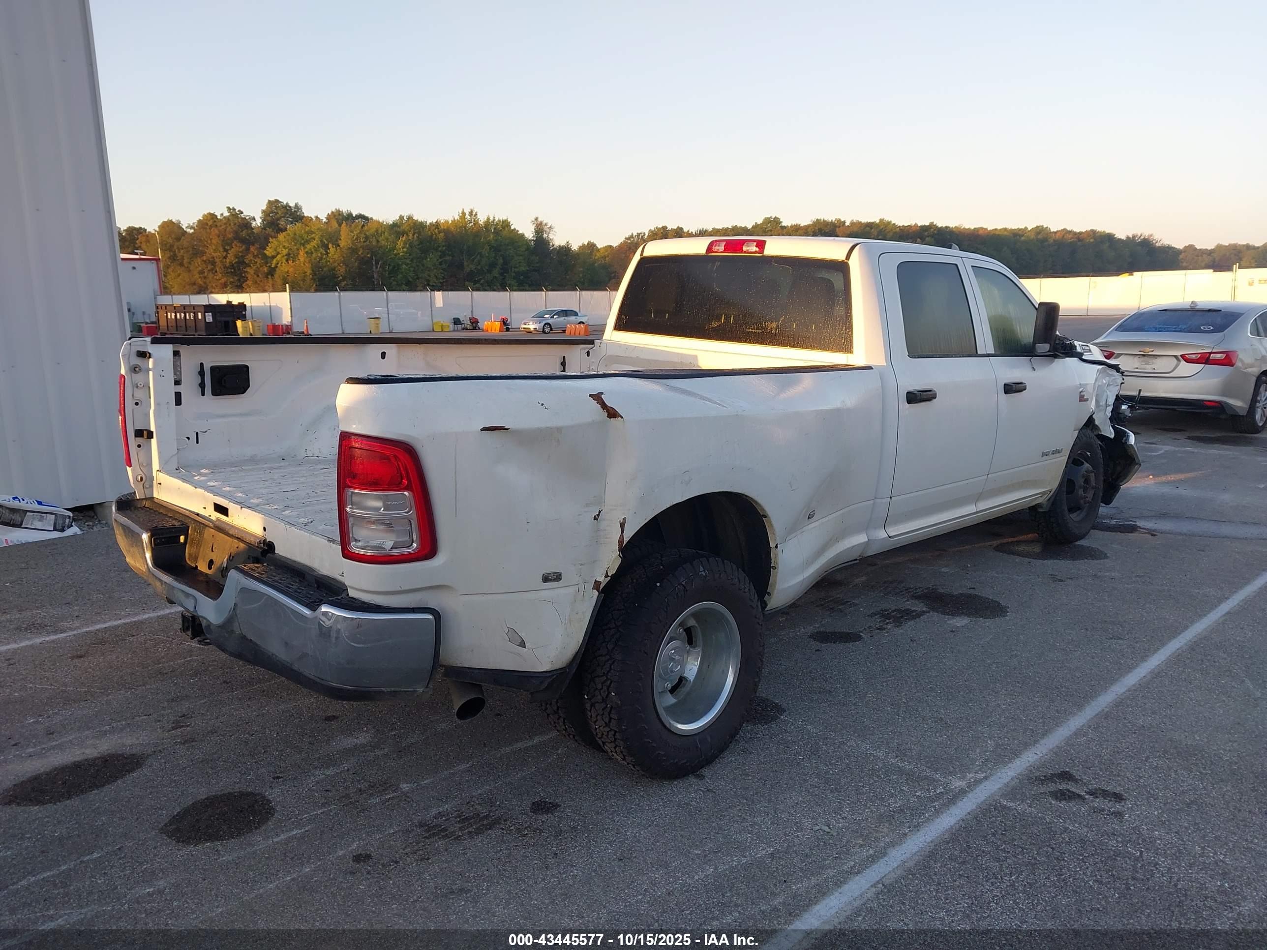 RAM 3500 image 4