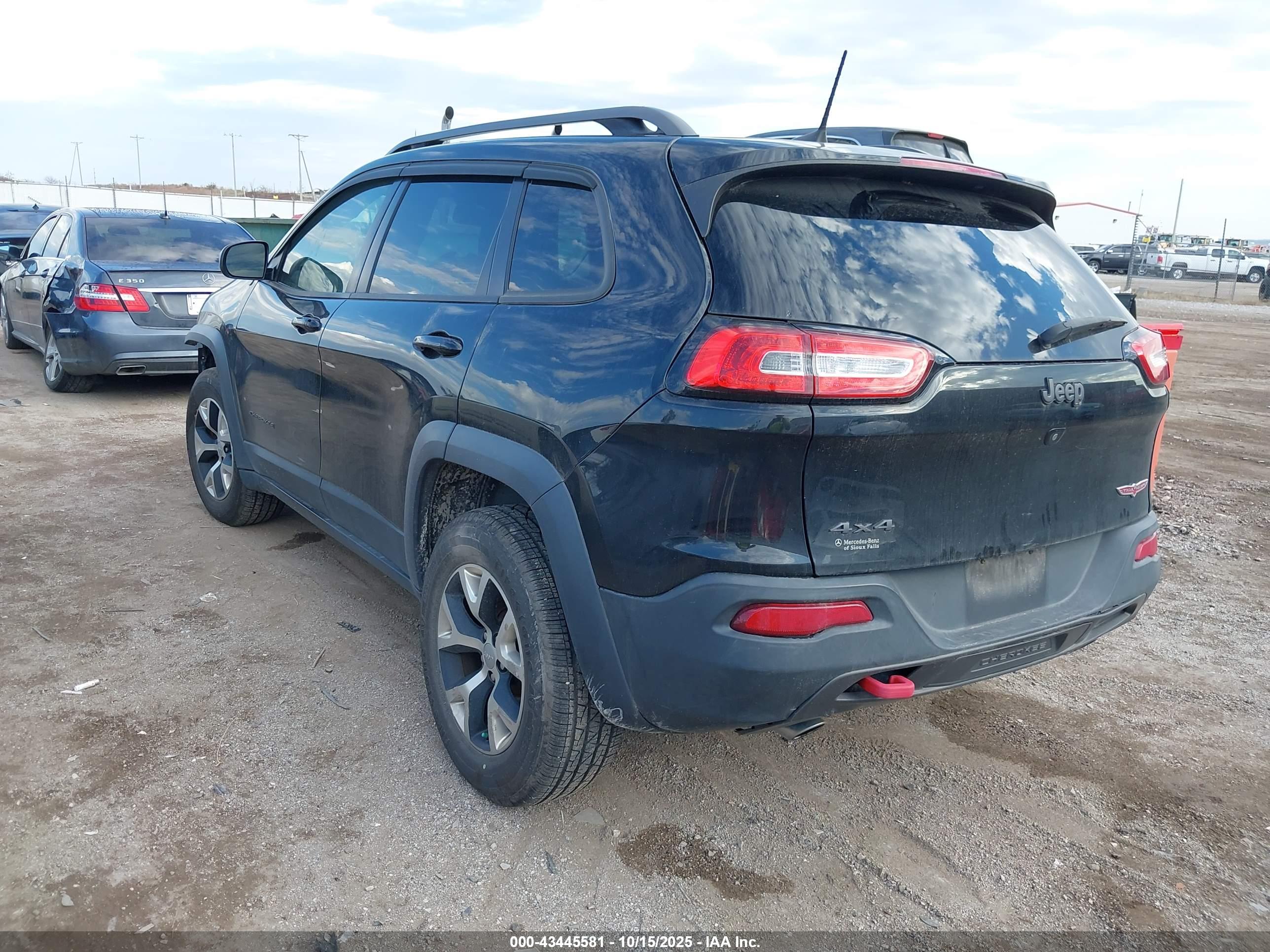 JEEP CHEROKEE image 3