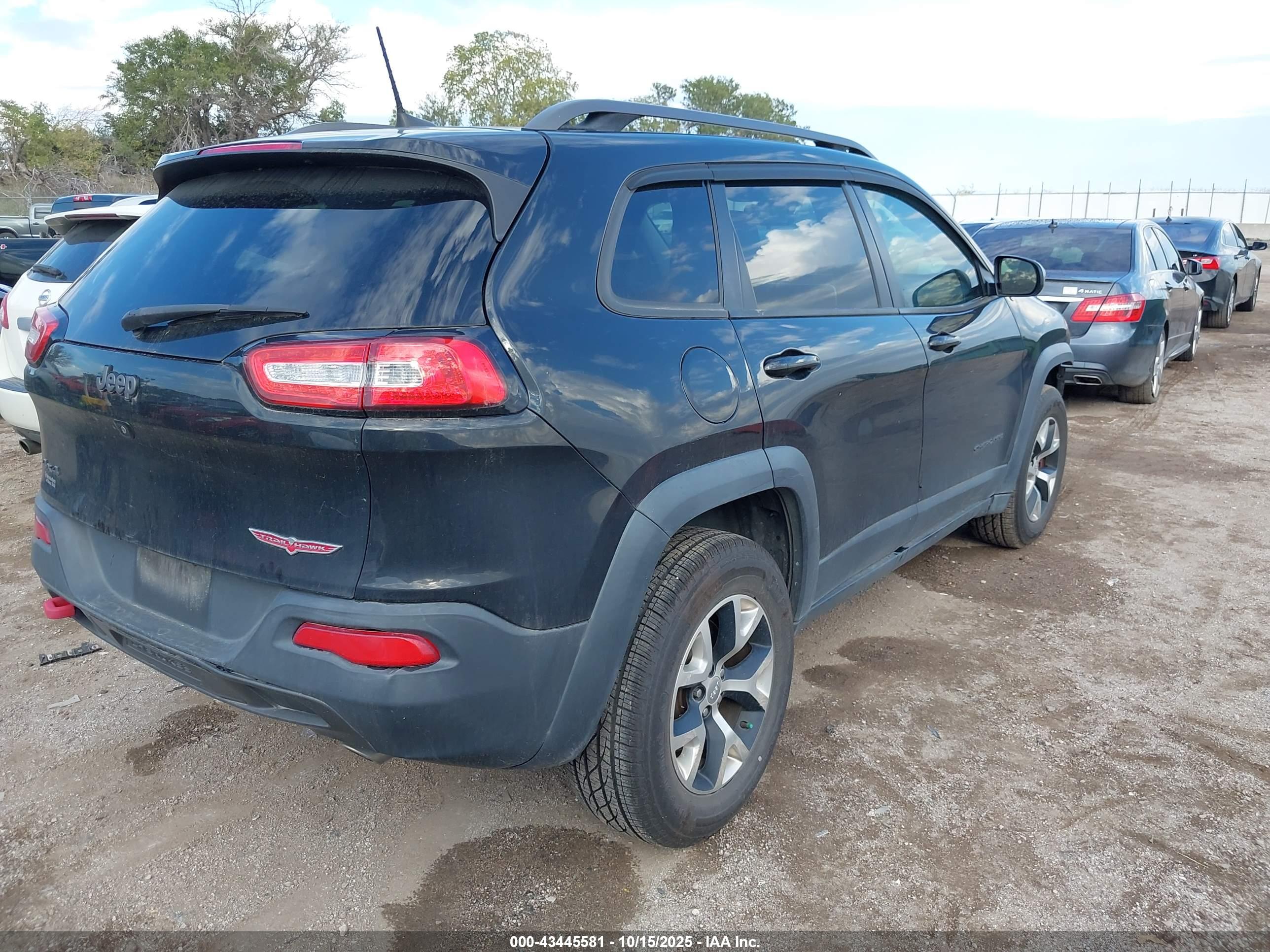 JEEP CHEROKEE image 4