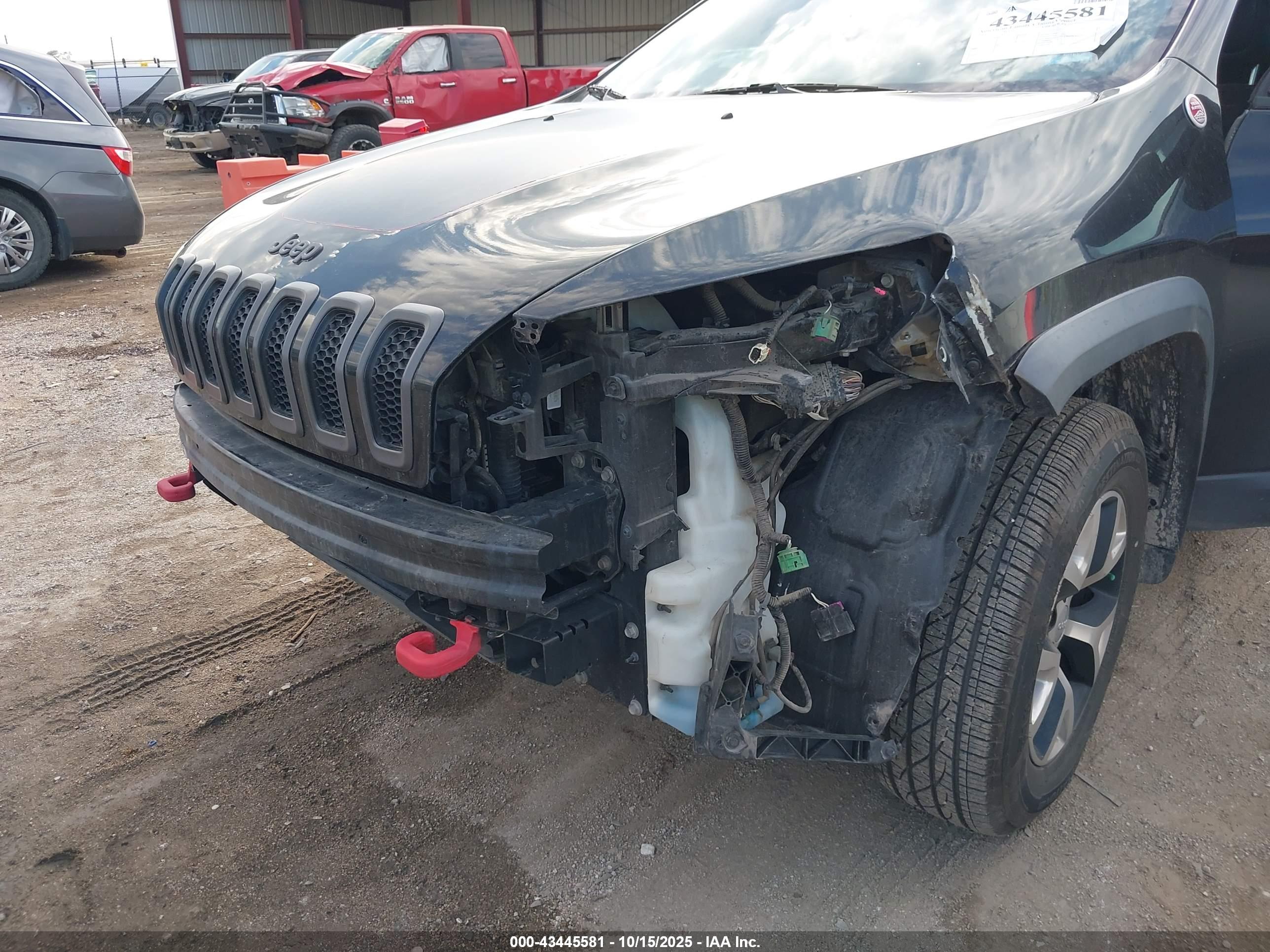 JEEP CHEROKEE image 6