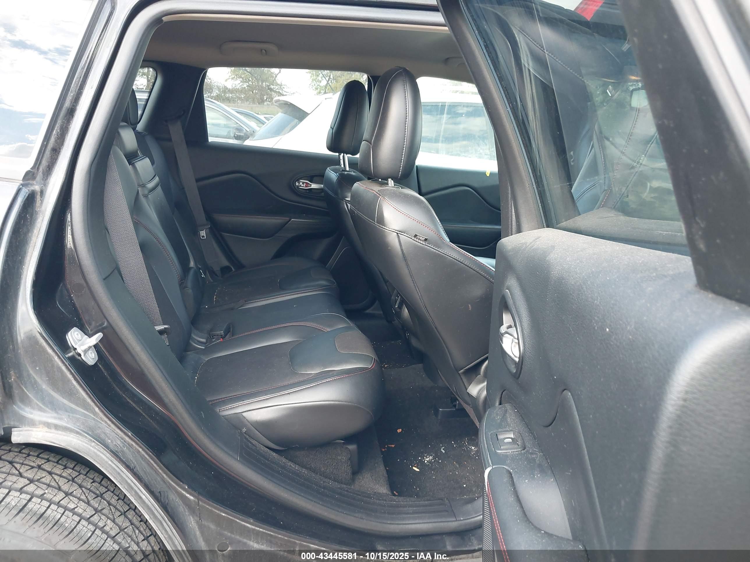 JEEP CHEROKEE image 8