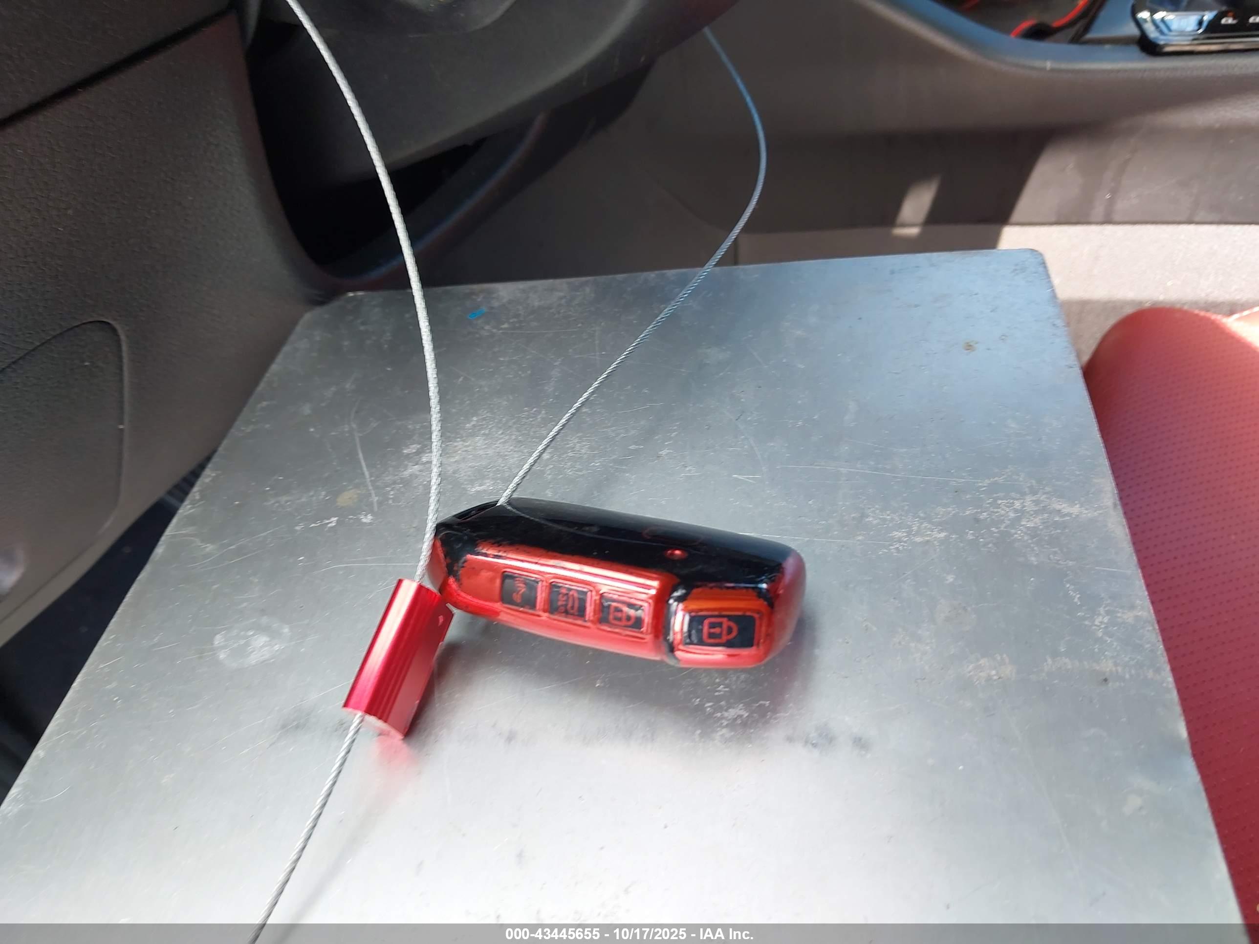 KIA K5 image 11