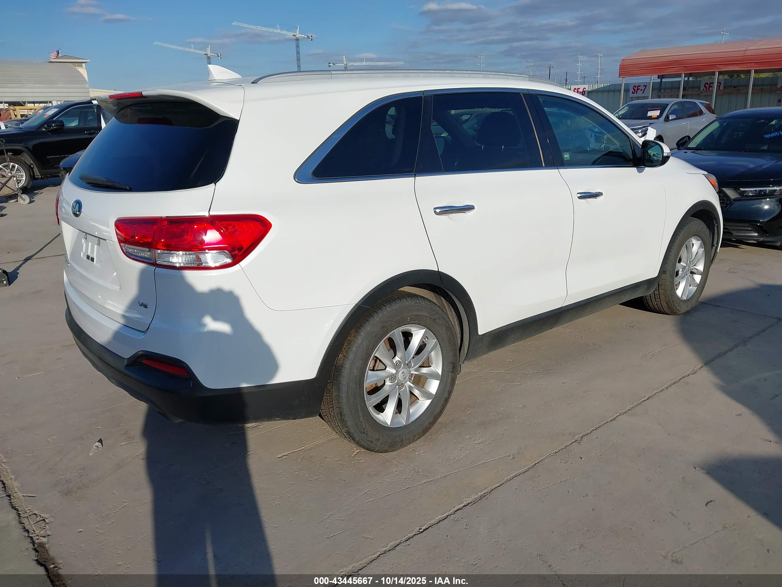 KIA SORENTO image 4