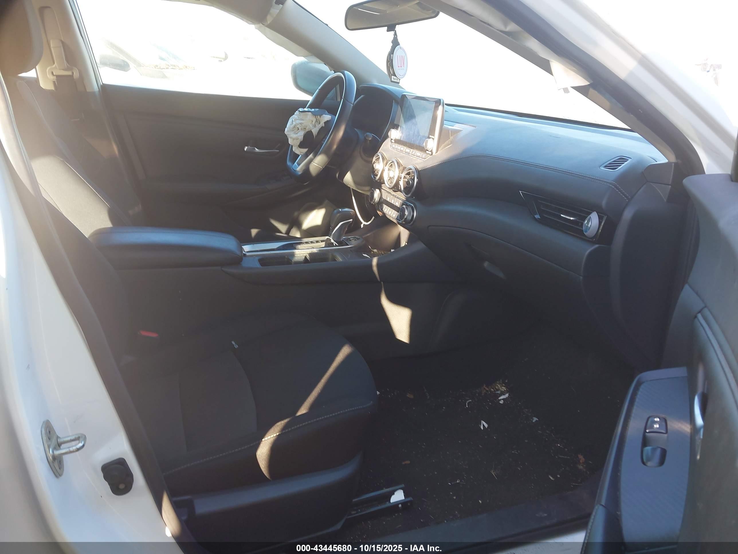 NISSAN SENTRA image 5