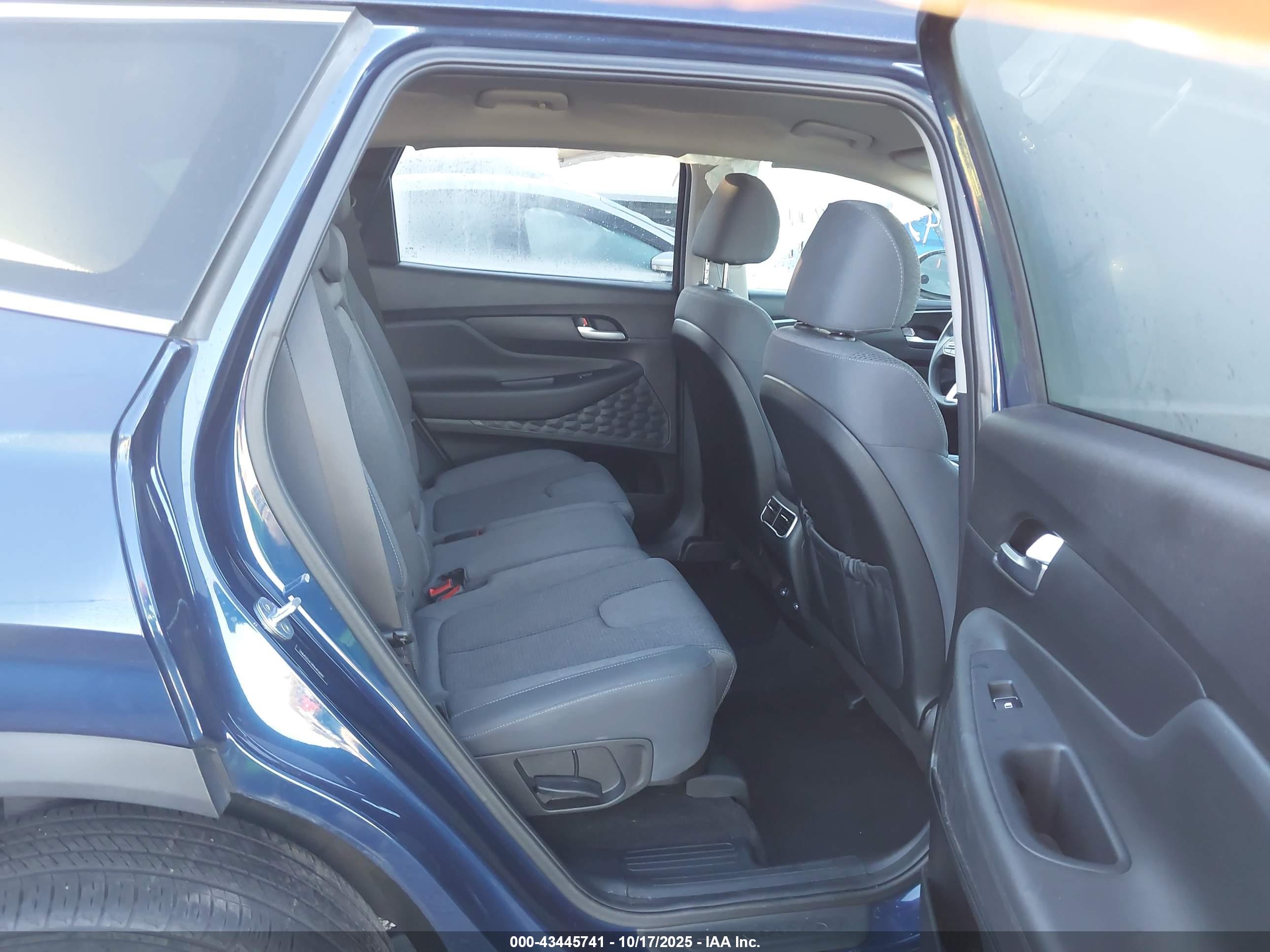 HYUNDAI SANTA image 8