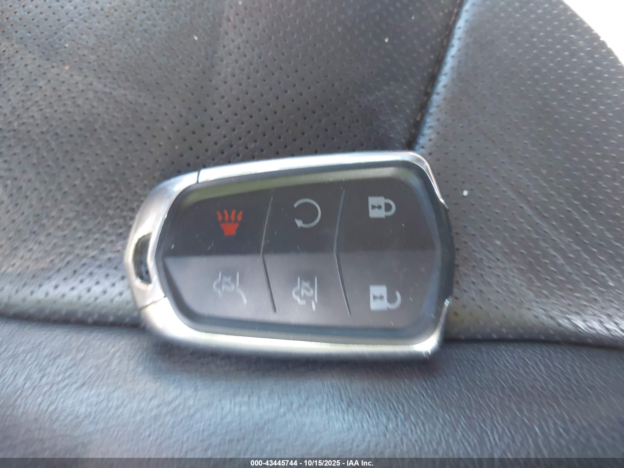 CADILLAC ESCALADE image 11