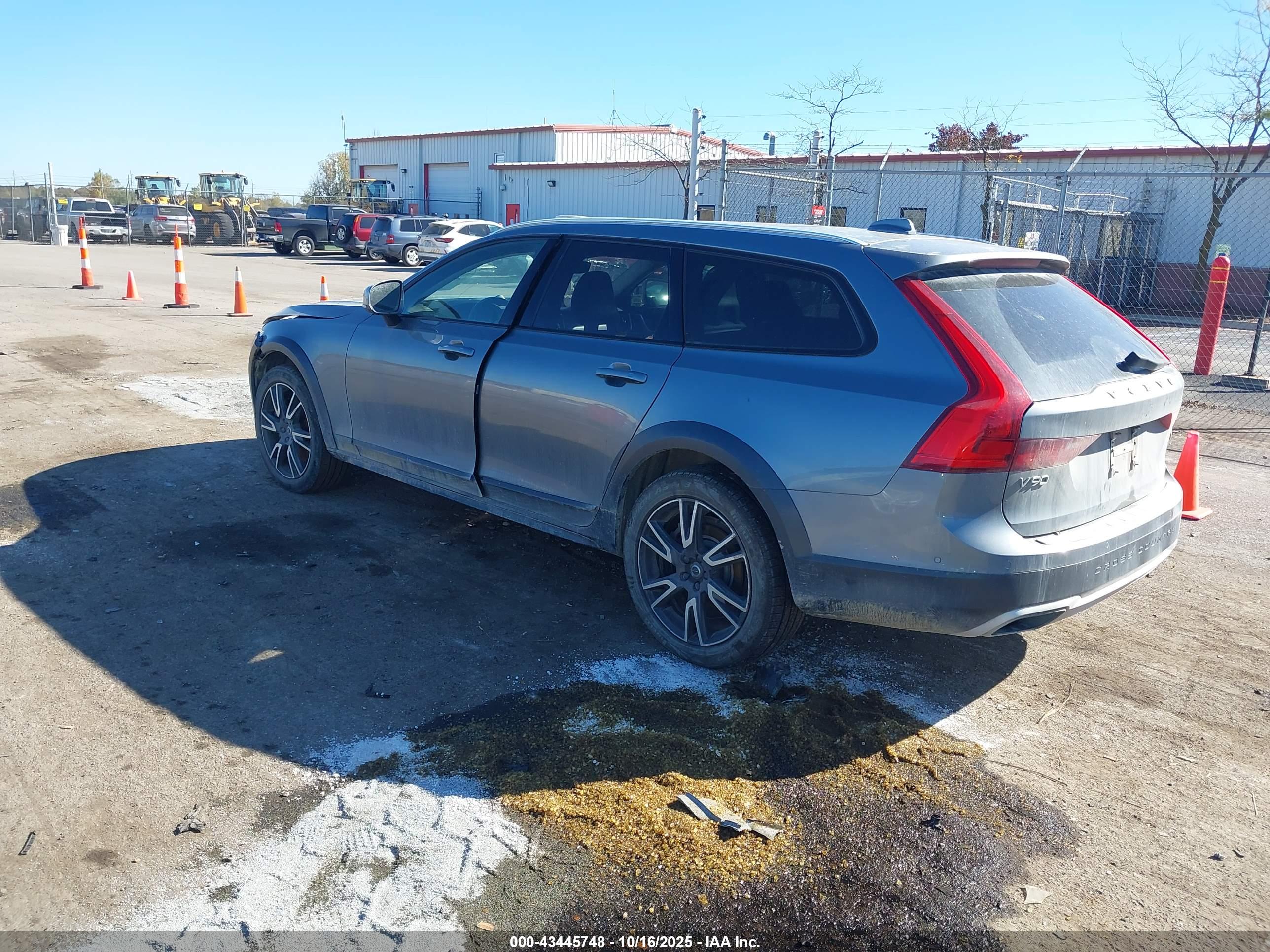 VOLVO V90 image 3