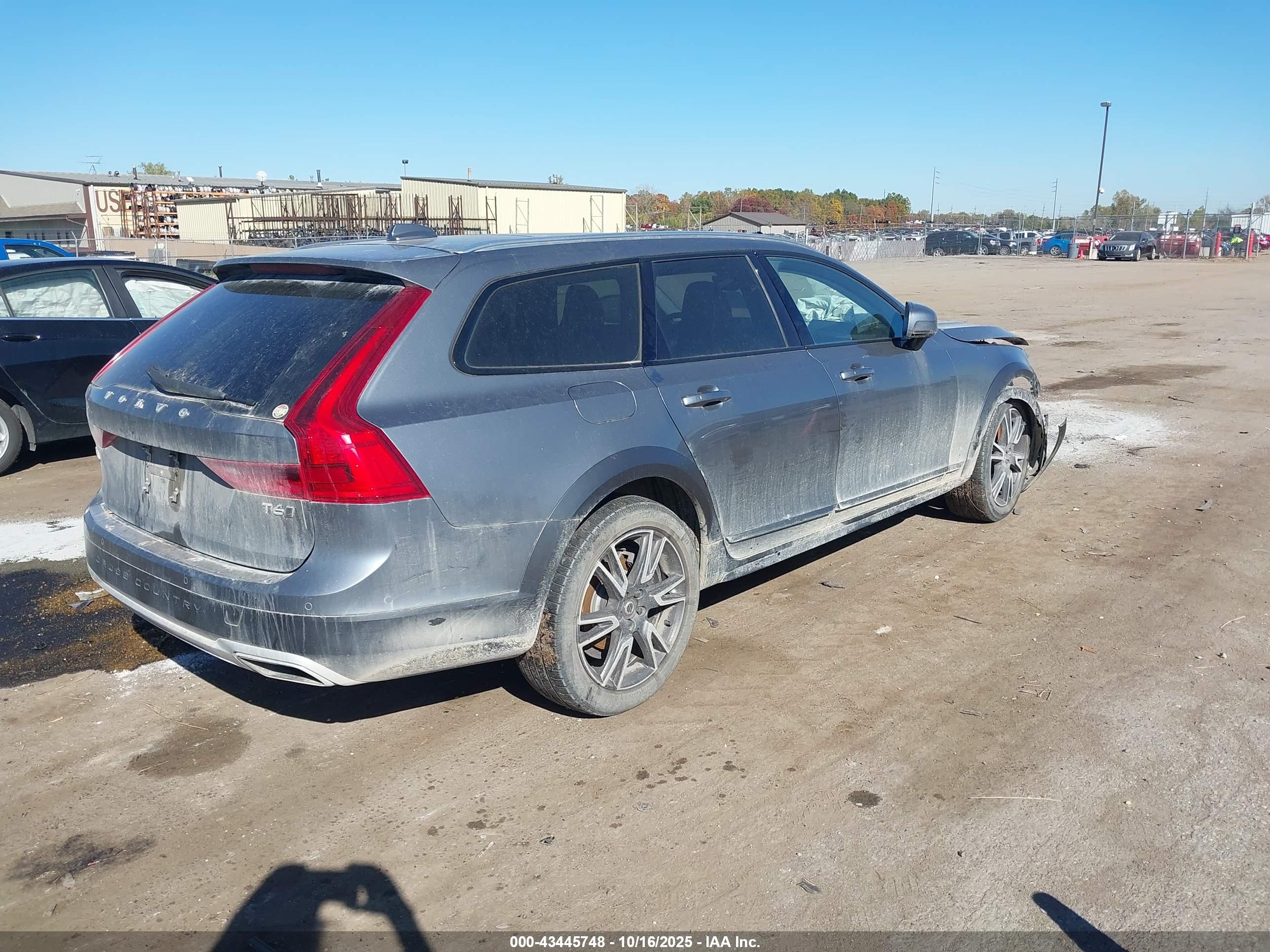 VOLVO V90 image 4