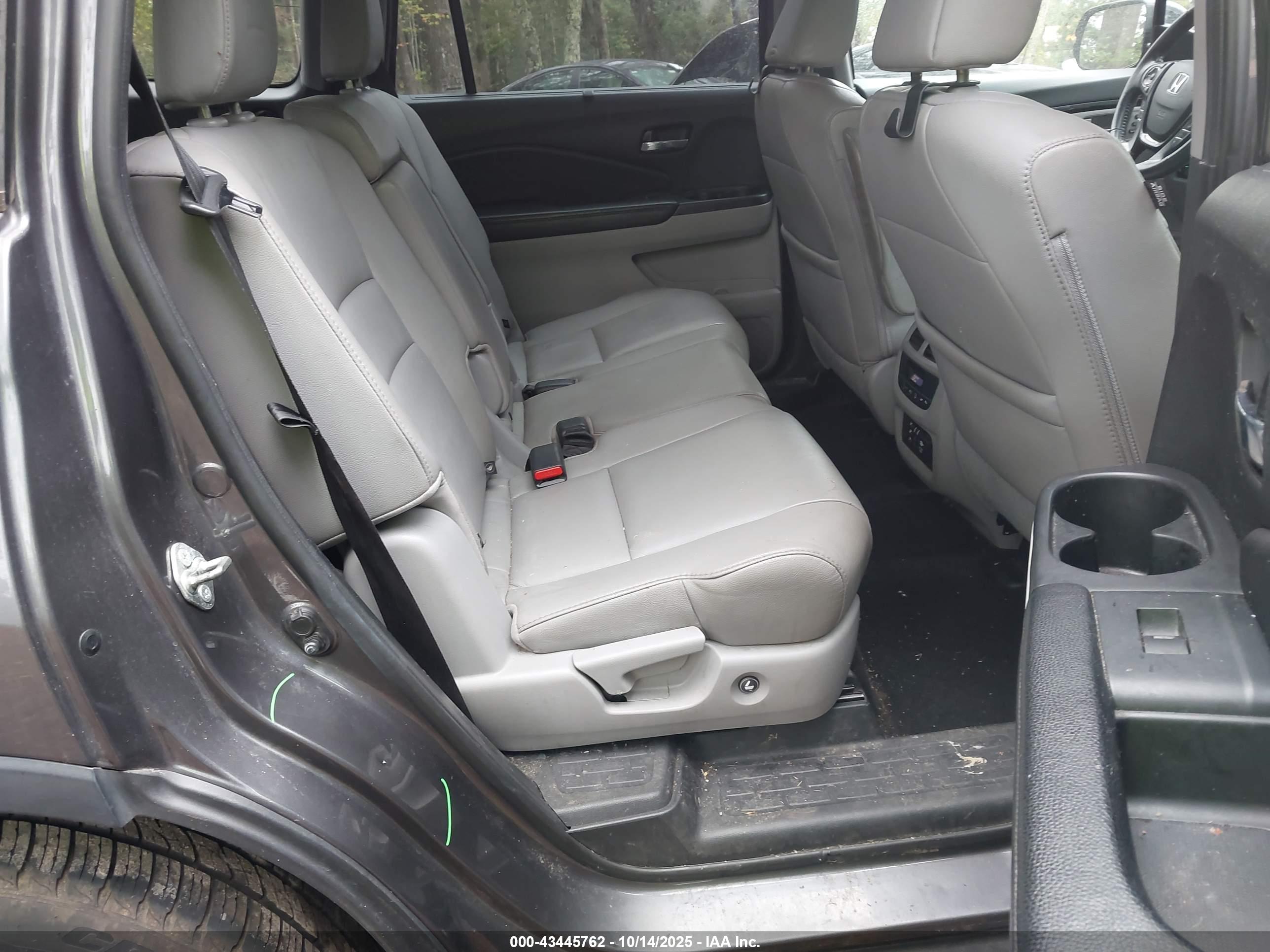 HONDA PILOT image 8