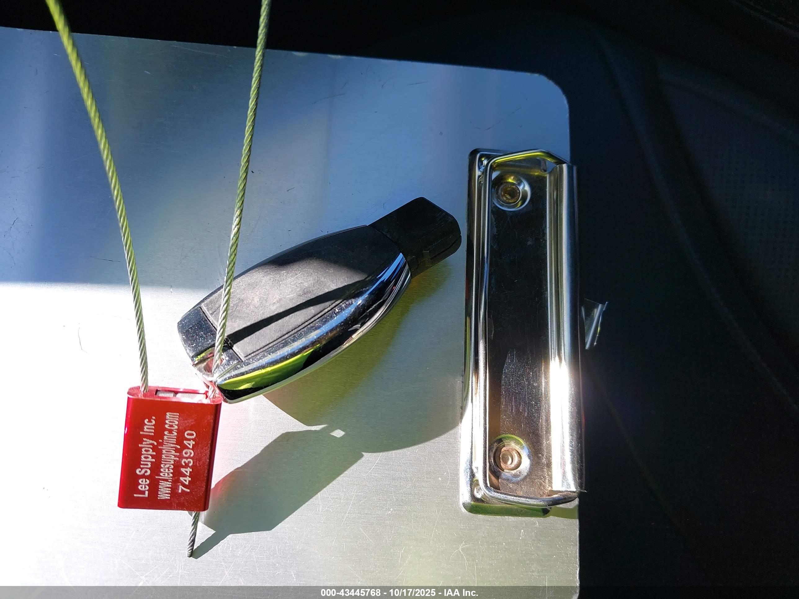 MERCEDES-BENZ S image 11
