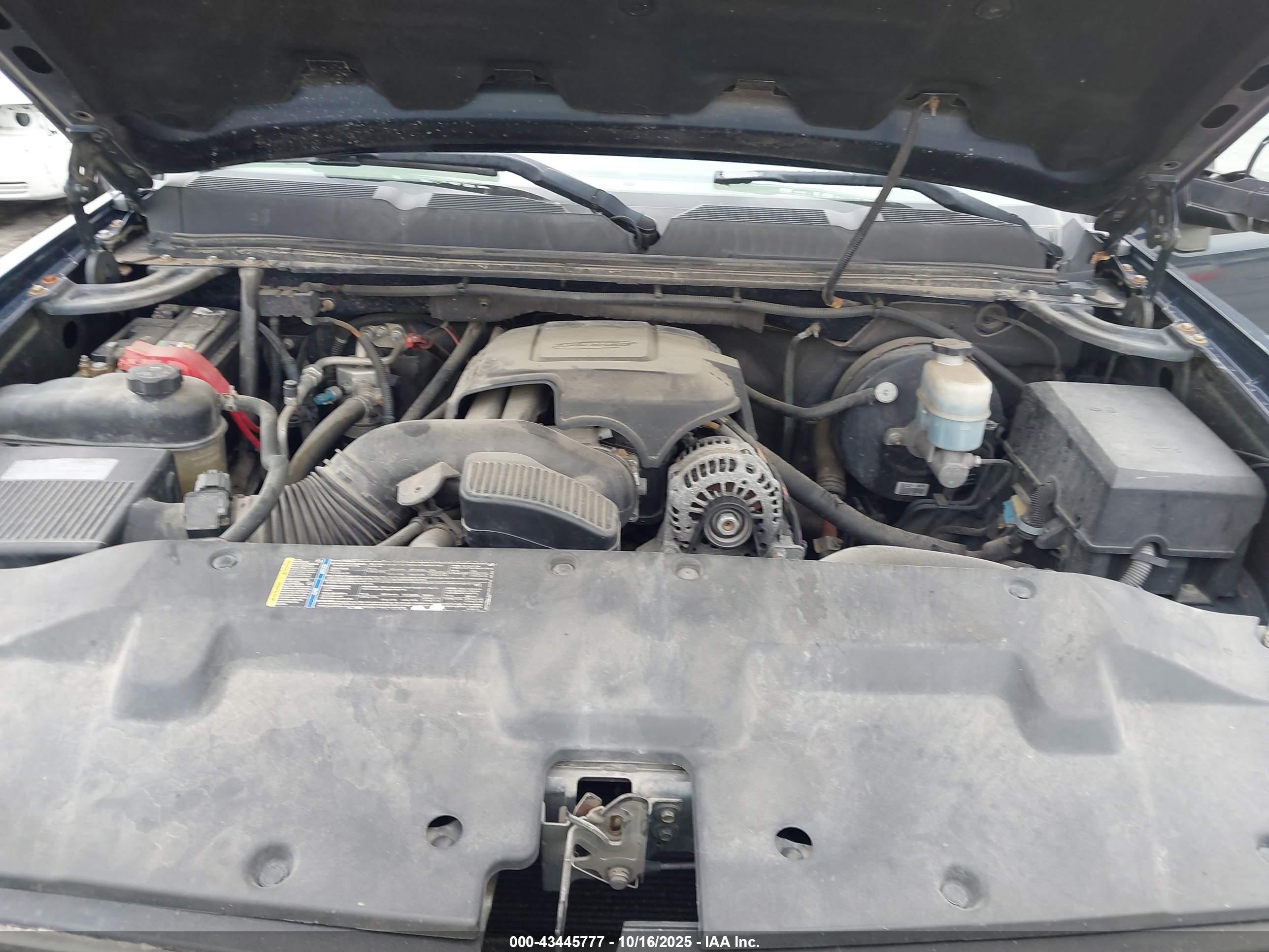 CHEVROLET SILVERADO image 10