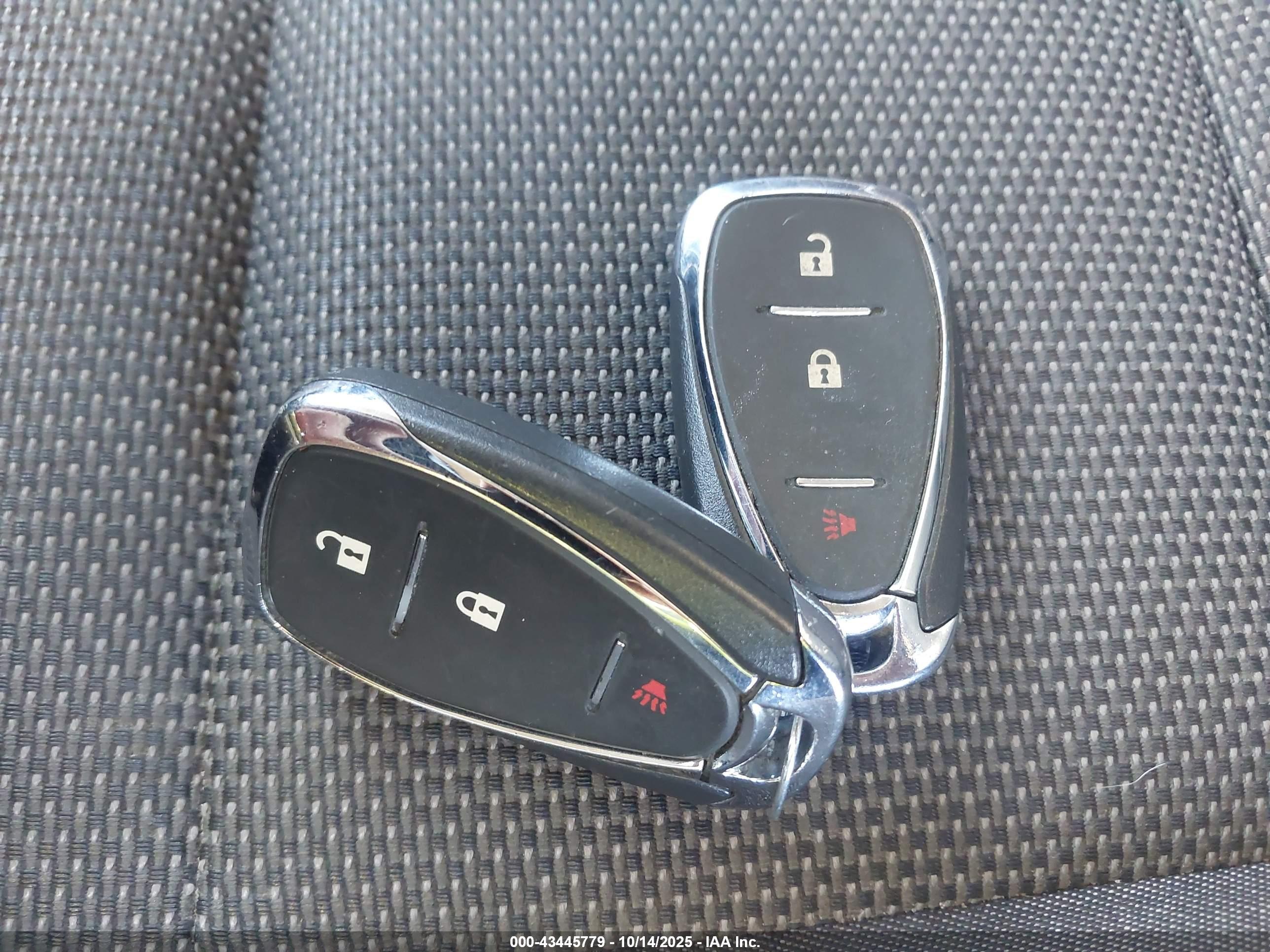 CHEVROLET TRAVERSE image 11