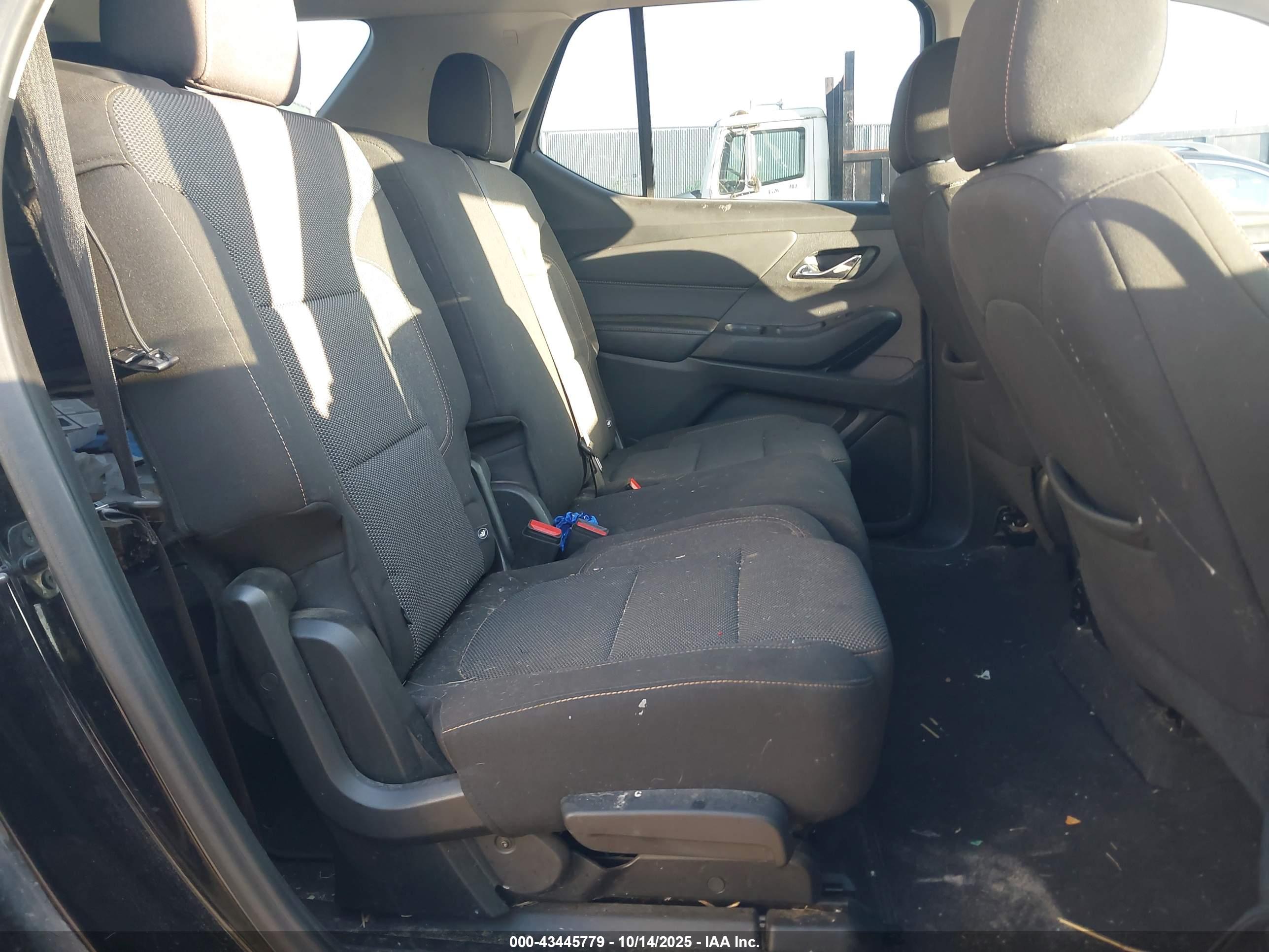 CHEVROLET TRAVERSE image 8