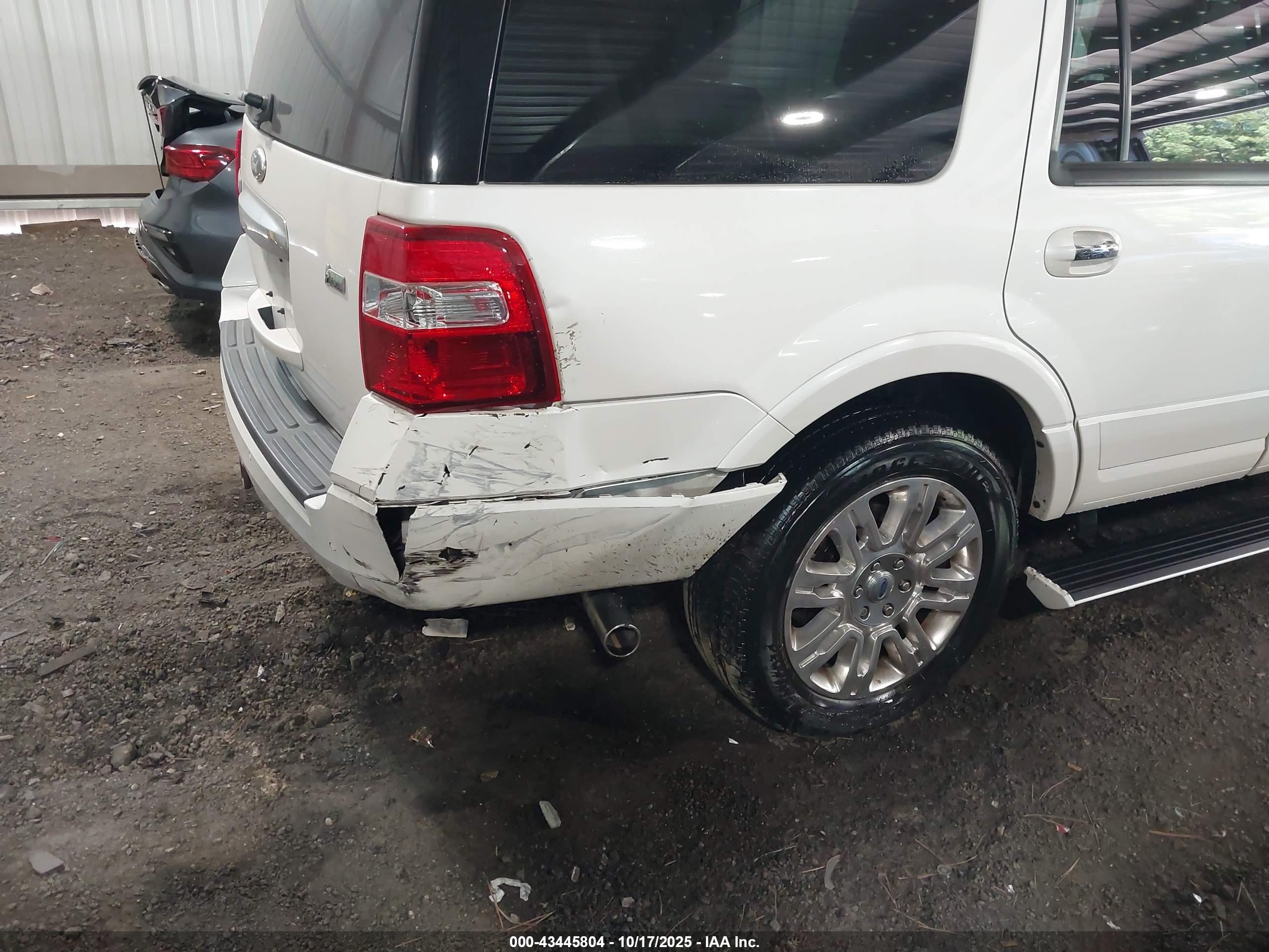 FORD EXPEDITION image 6