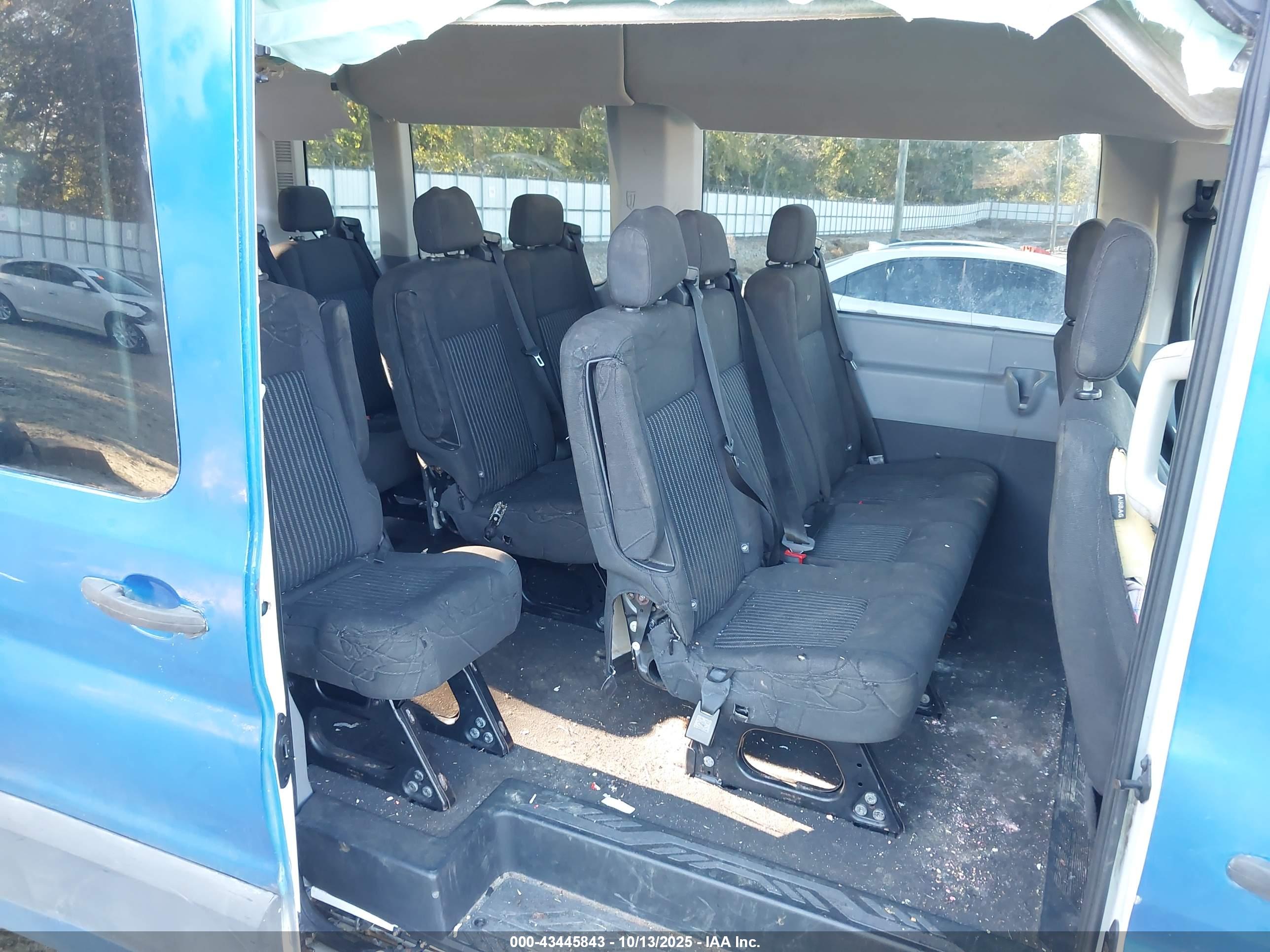 FORD TRANSIT-350 image 8
