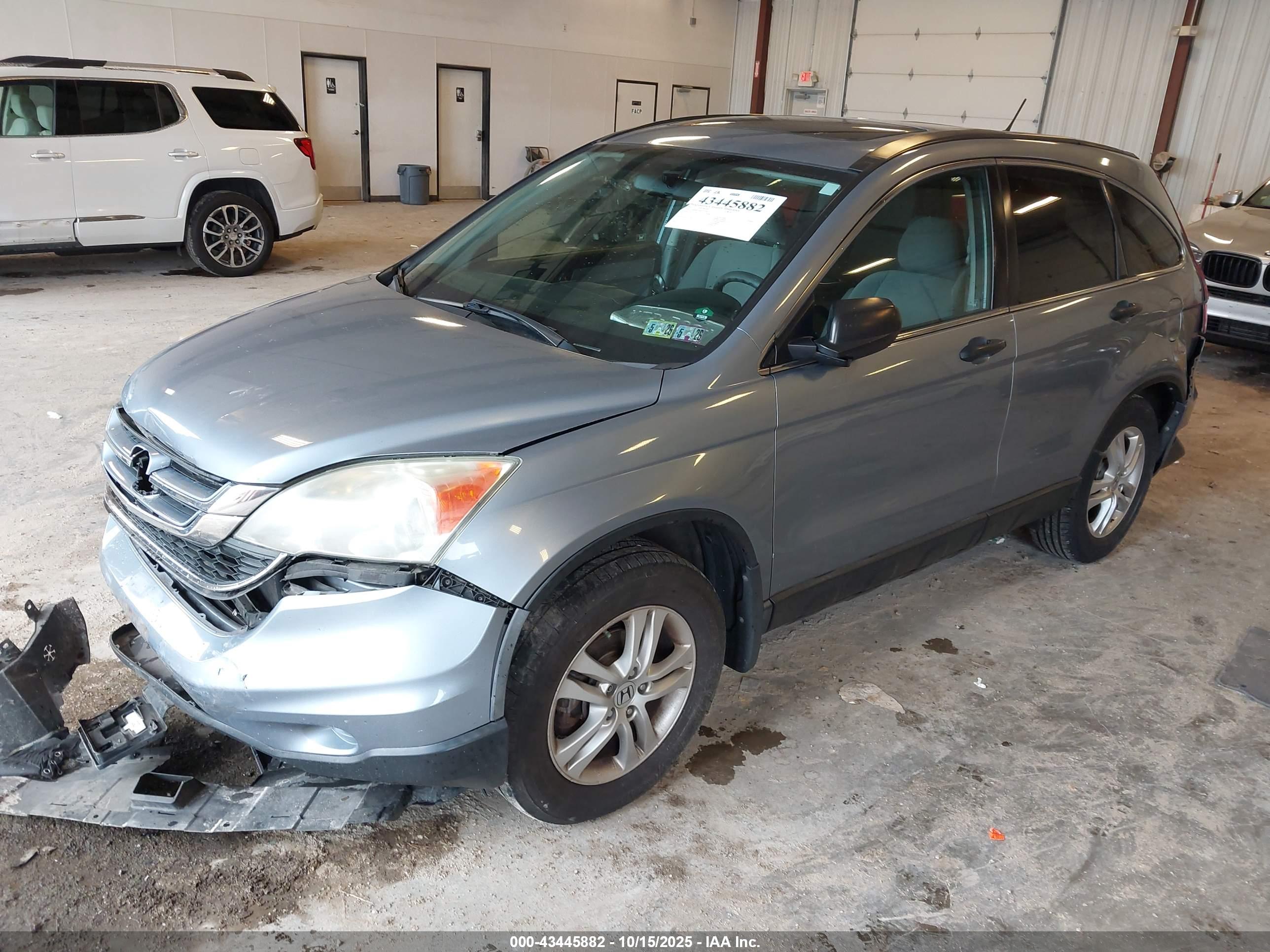 HONDA CR-V image 2