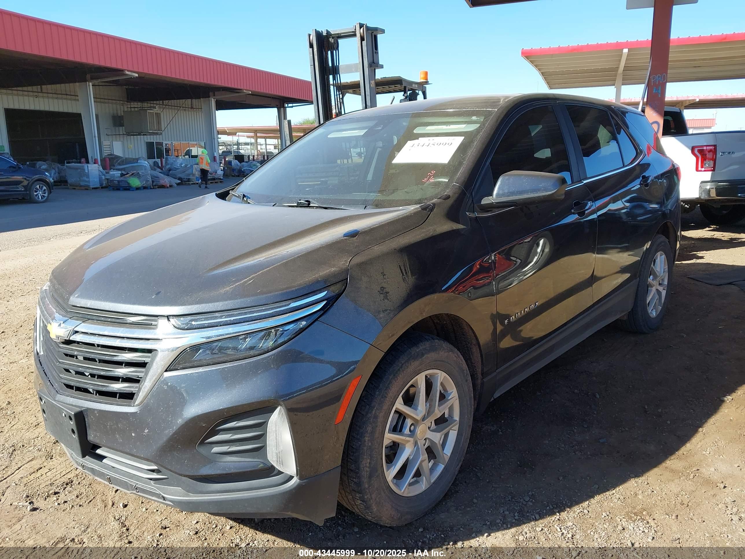 CHEVROLET EQUINOX image 2