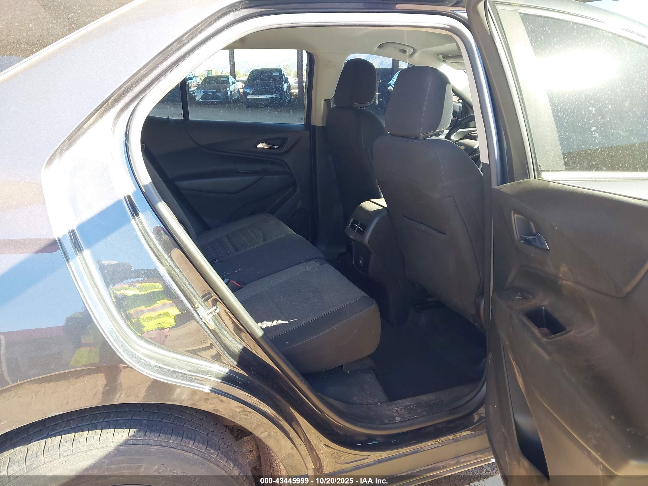 CHEVROLET EQUINOX image 8