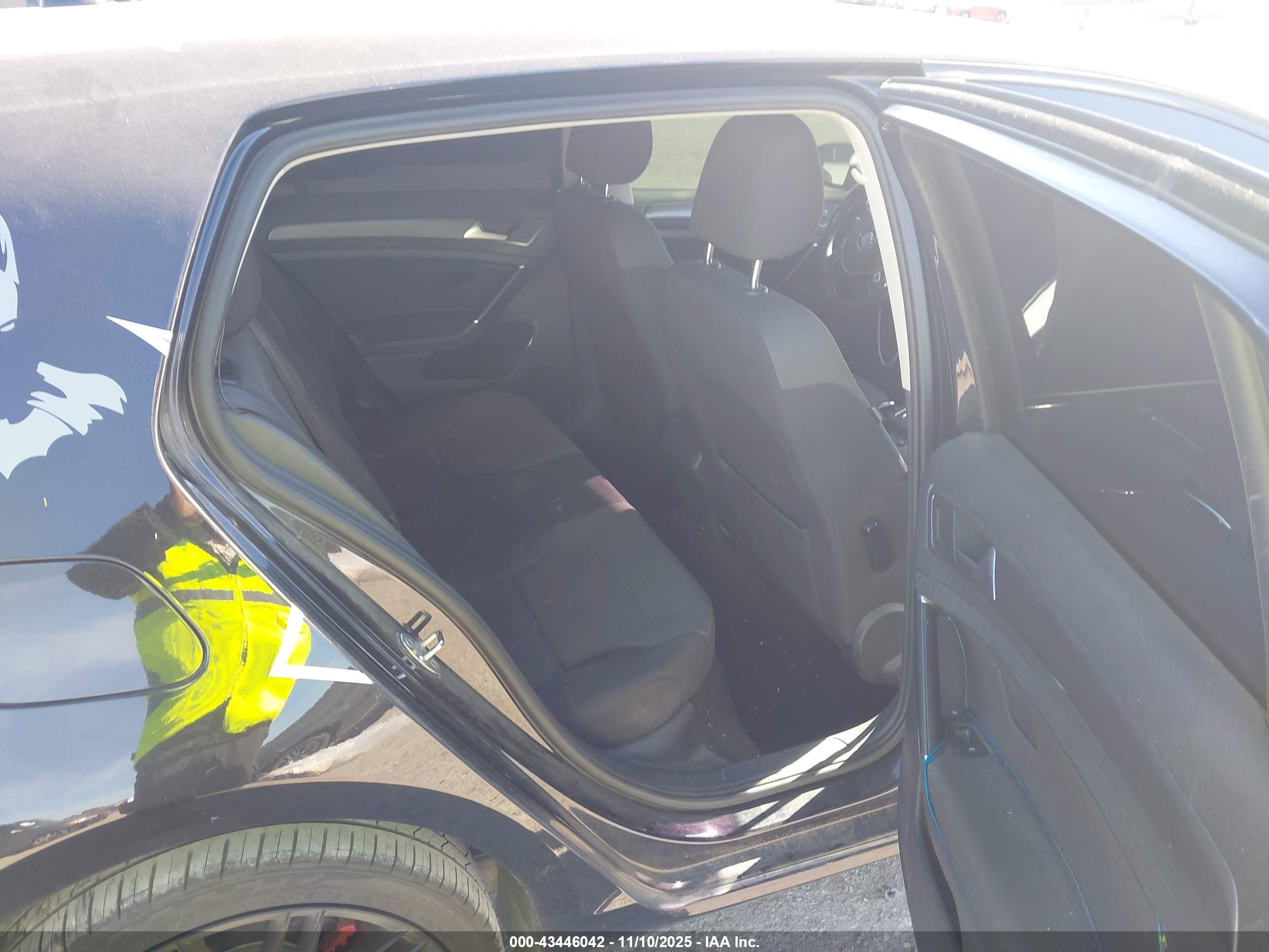 VOLKSWAGEN GOLF image 8