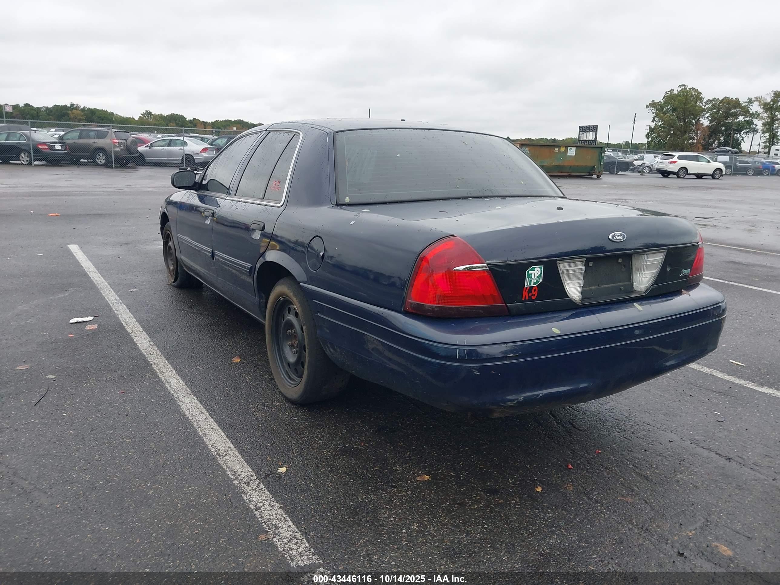 FORD CROWN image 3