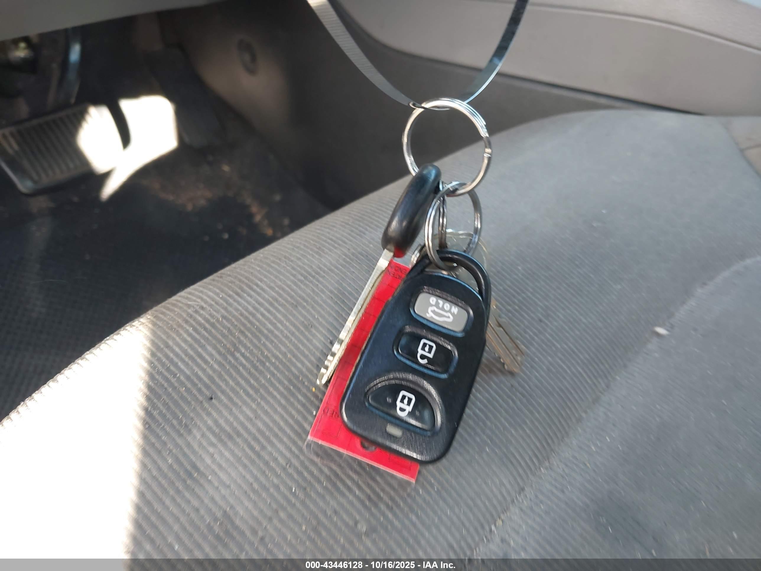 HYUNDAI ELANTRA image 11