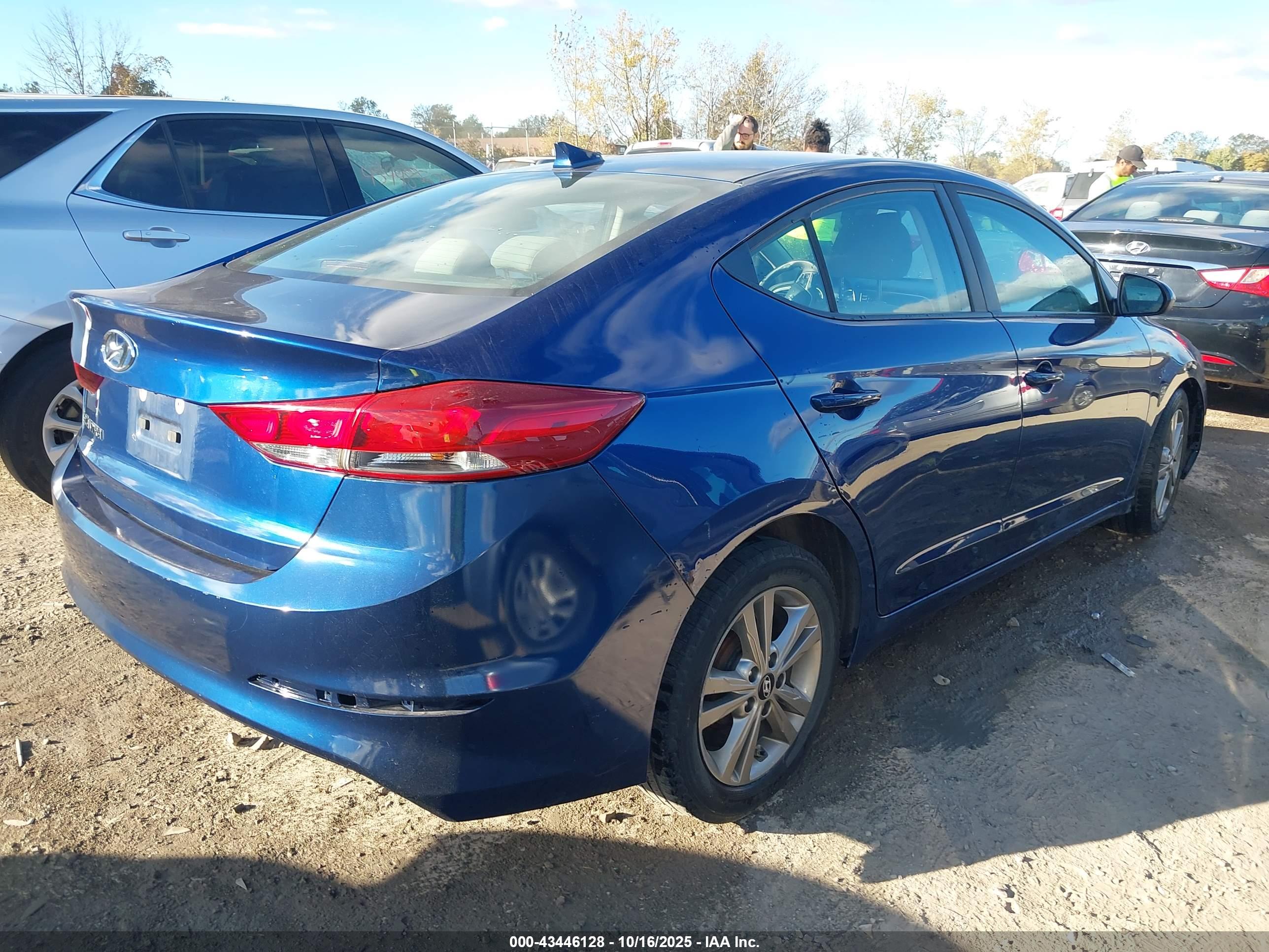 HYUNDAI ELANTRA image 4