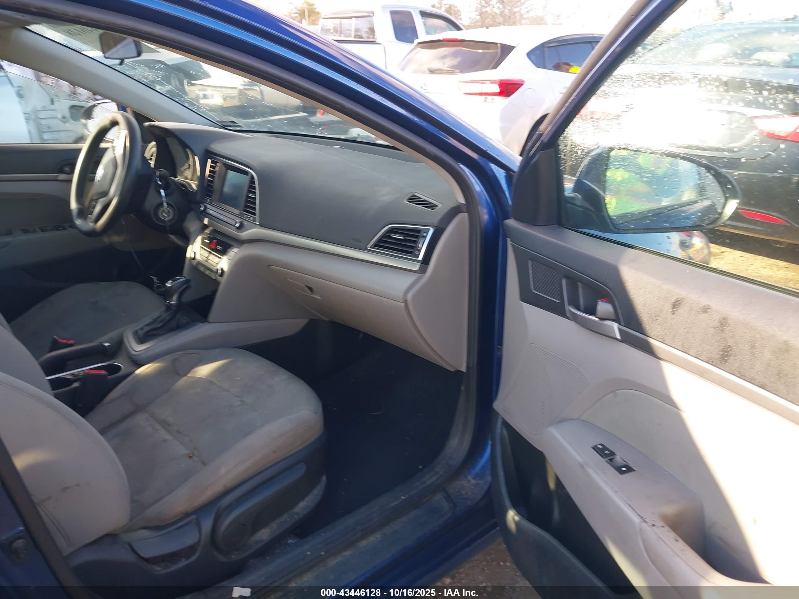 HYUNDAI ELANTRA image 5