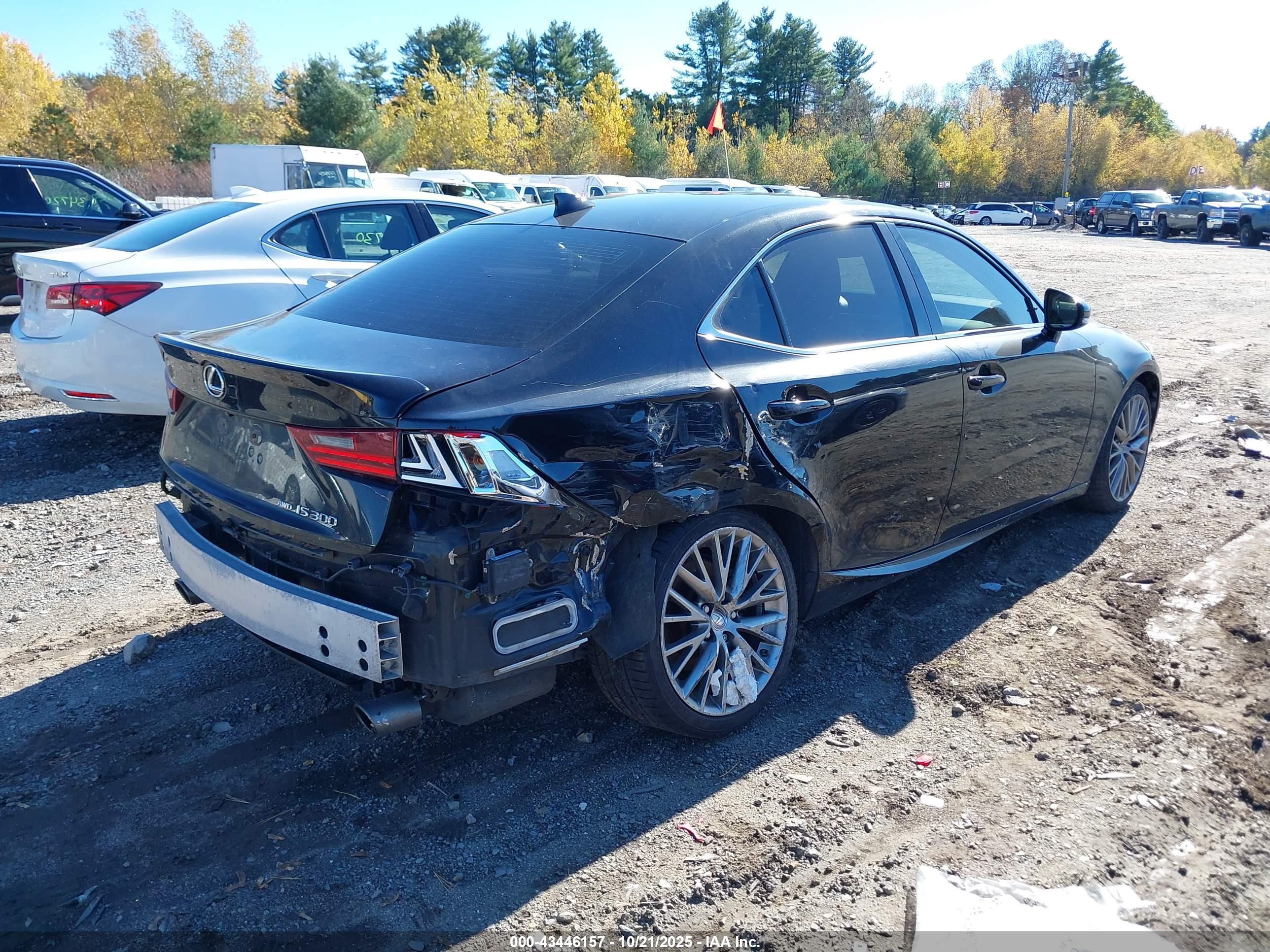 LEXUS IS image 4