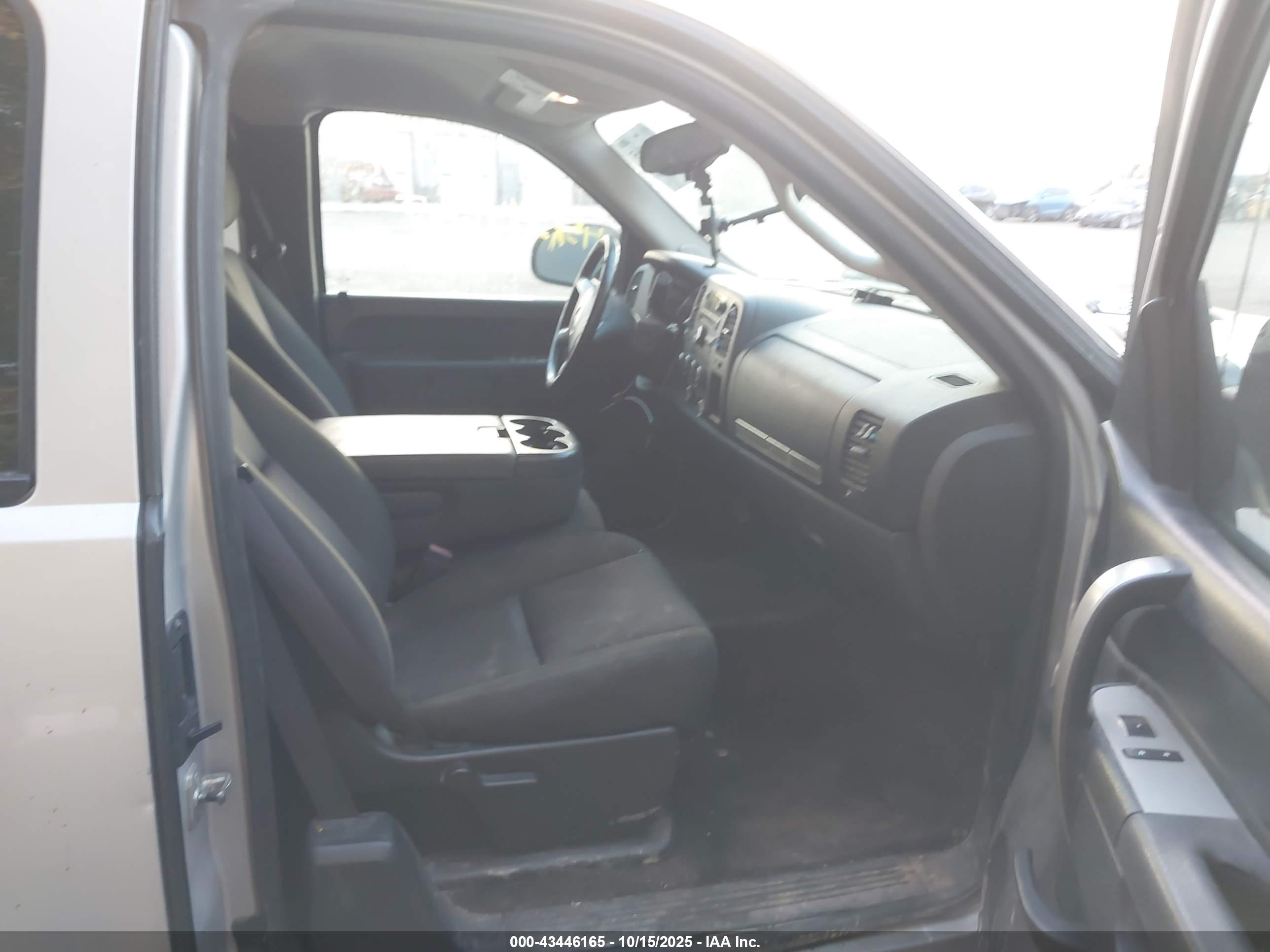 GMC SIERRA image 5