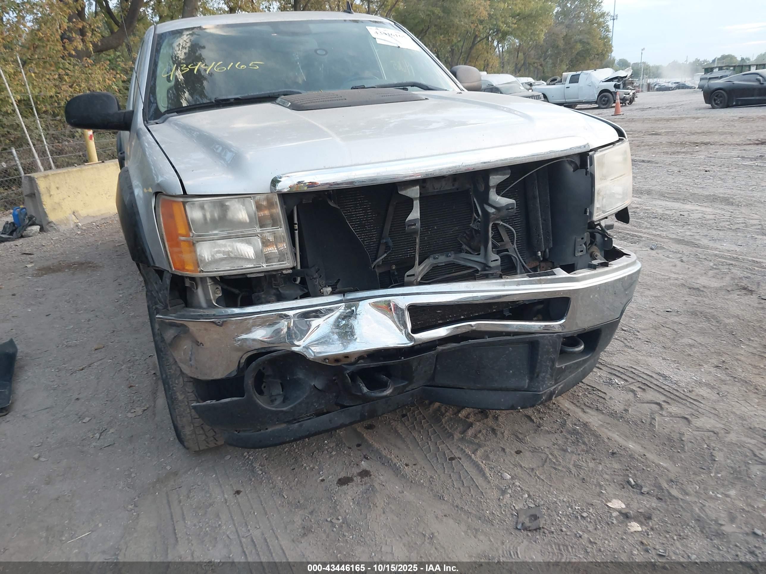 GMC SIERRA image 6