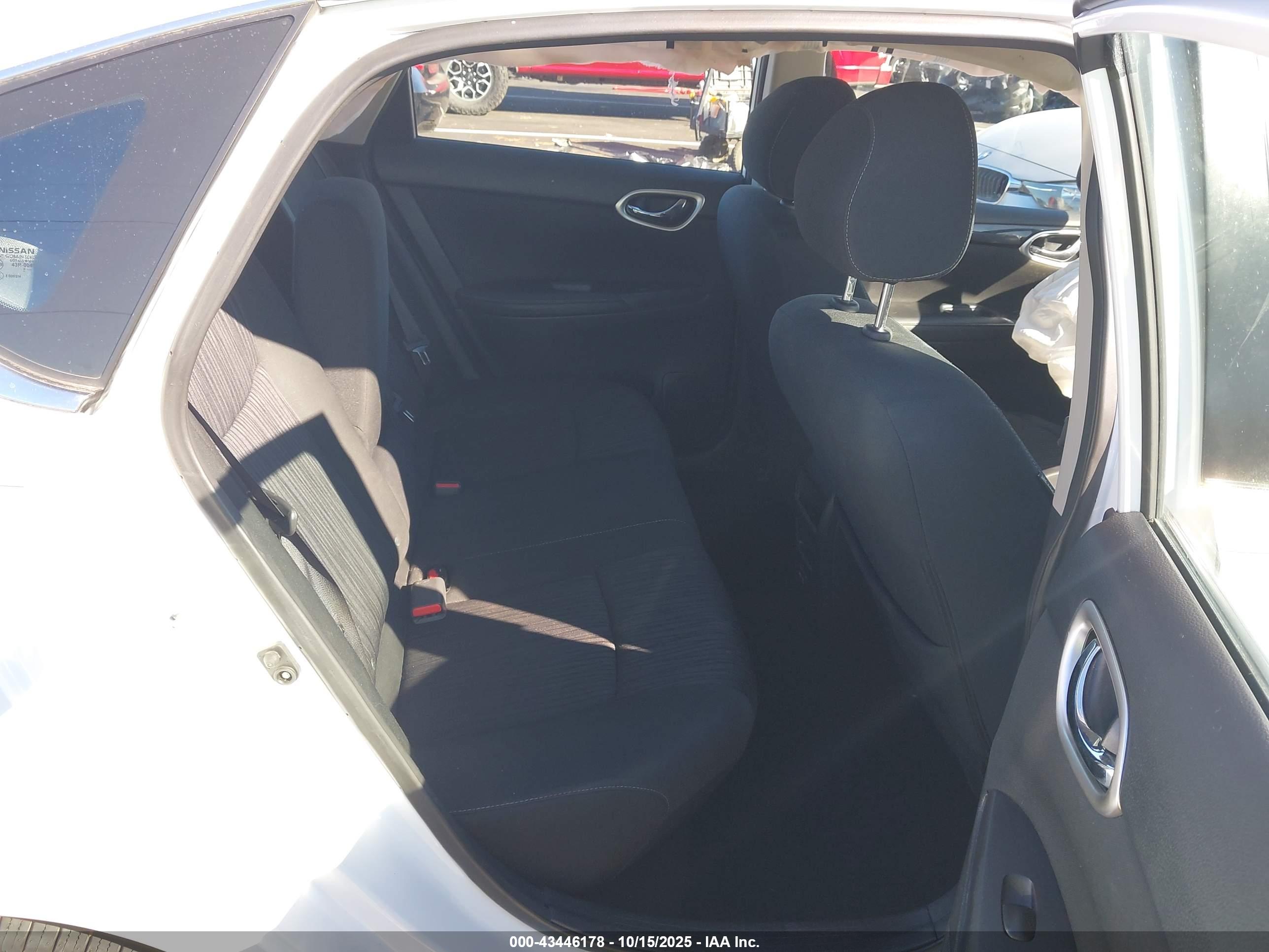 NISSAN SENTRA image 8