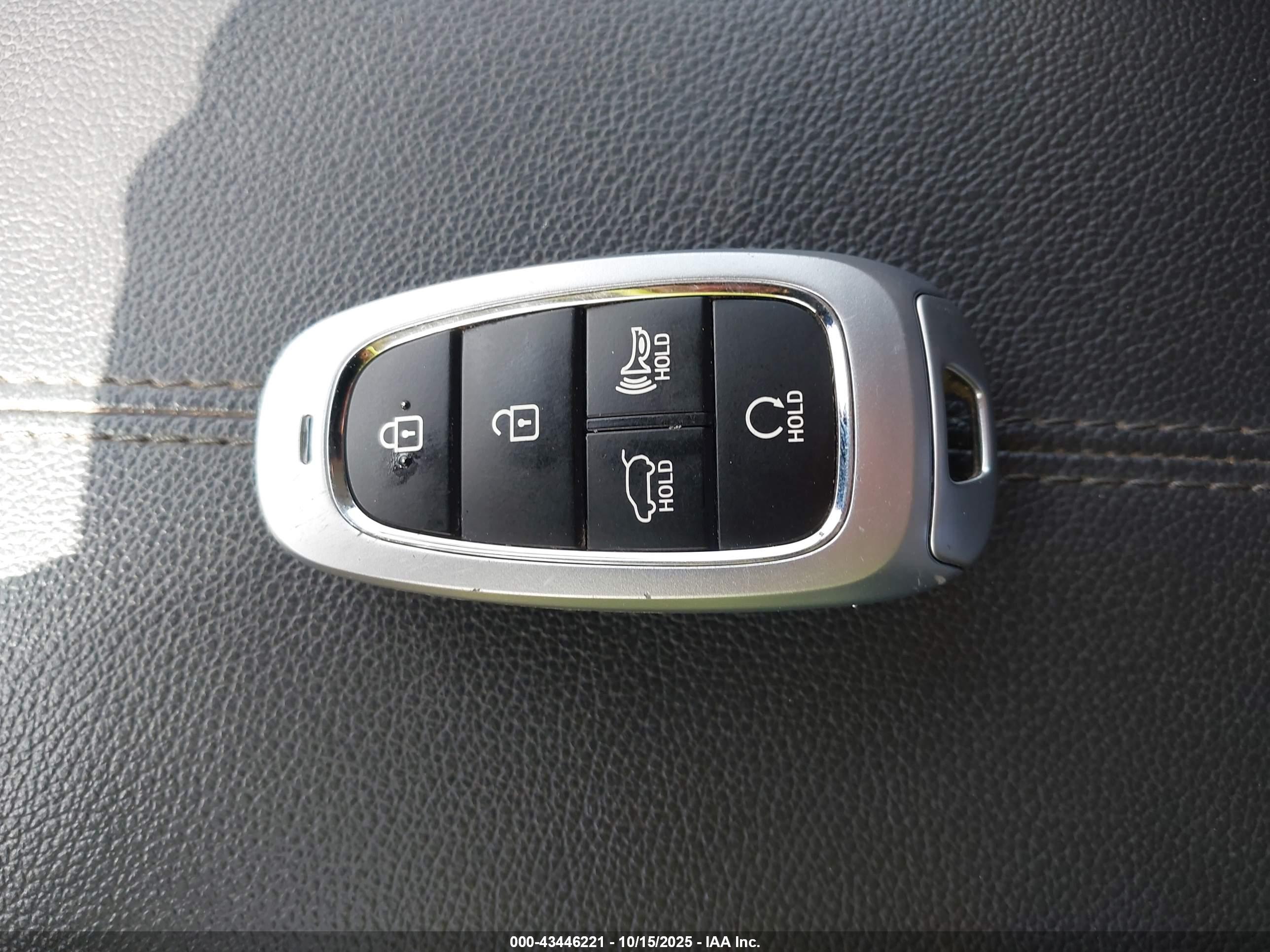 HYUNDAI TUCSON image 11