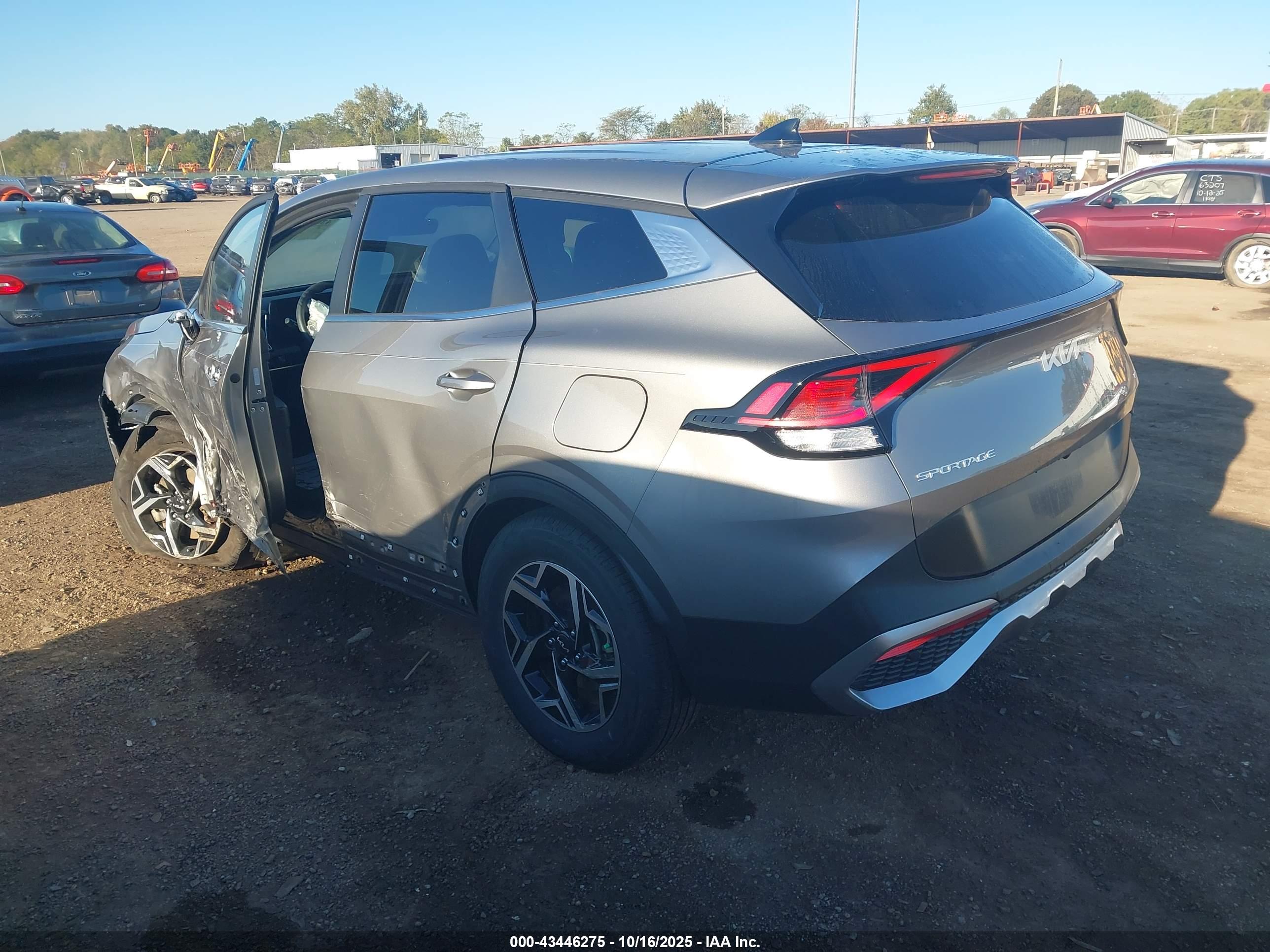 KIA SPORTAGE image 3