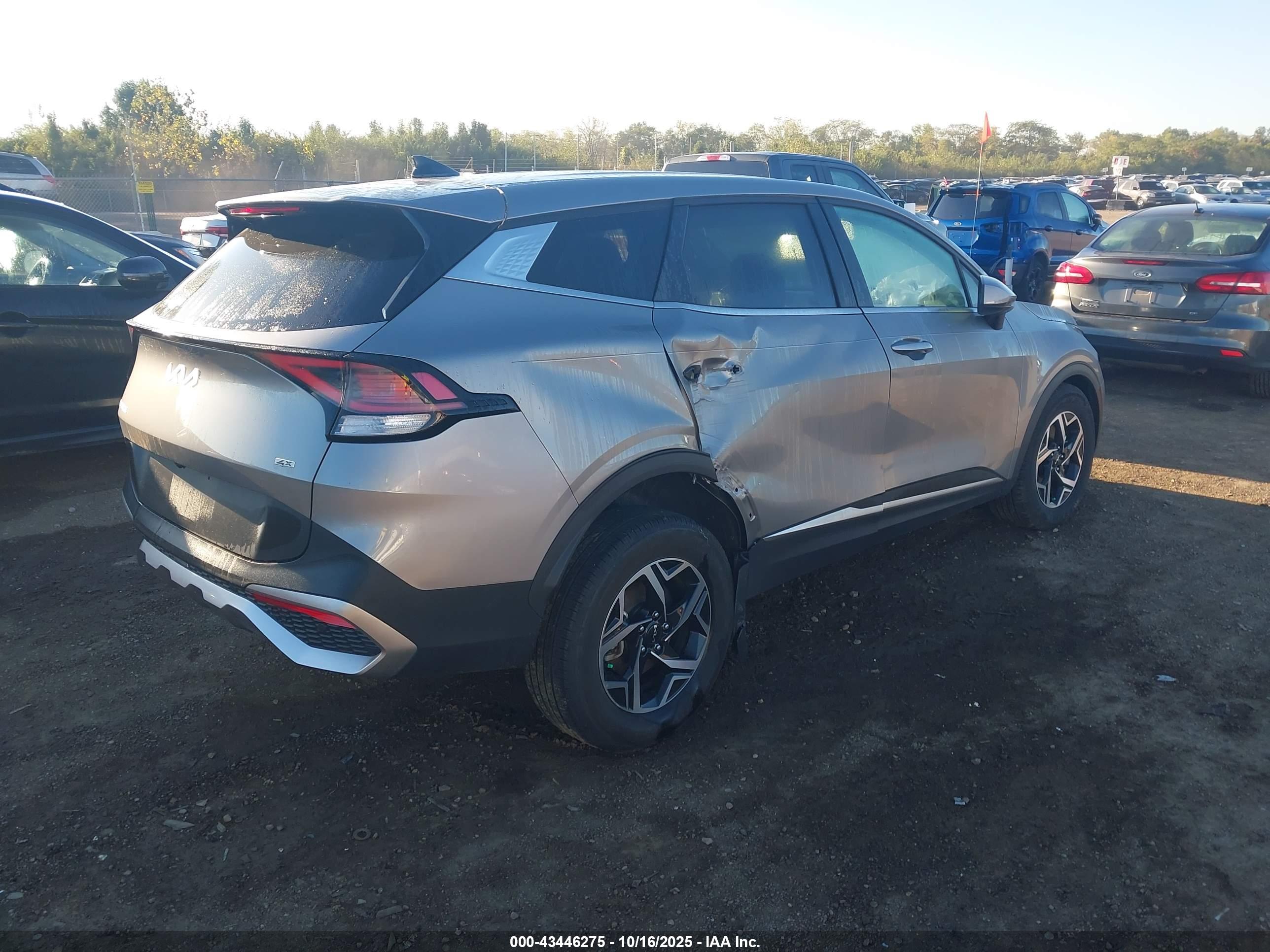 KIA SPORTAGE image 4