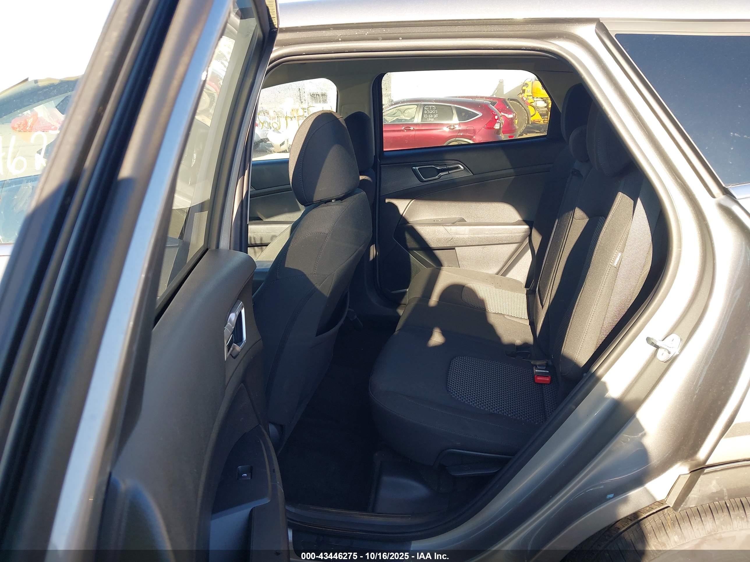 KIA SPORTAGE image 8