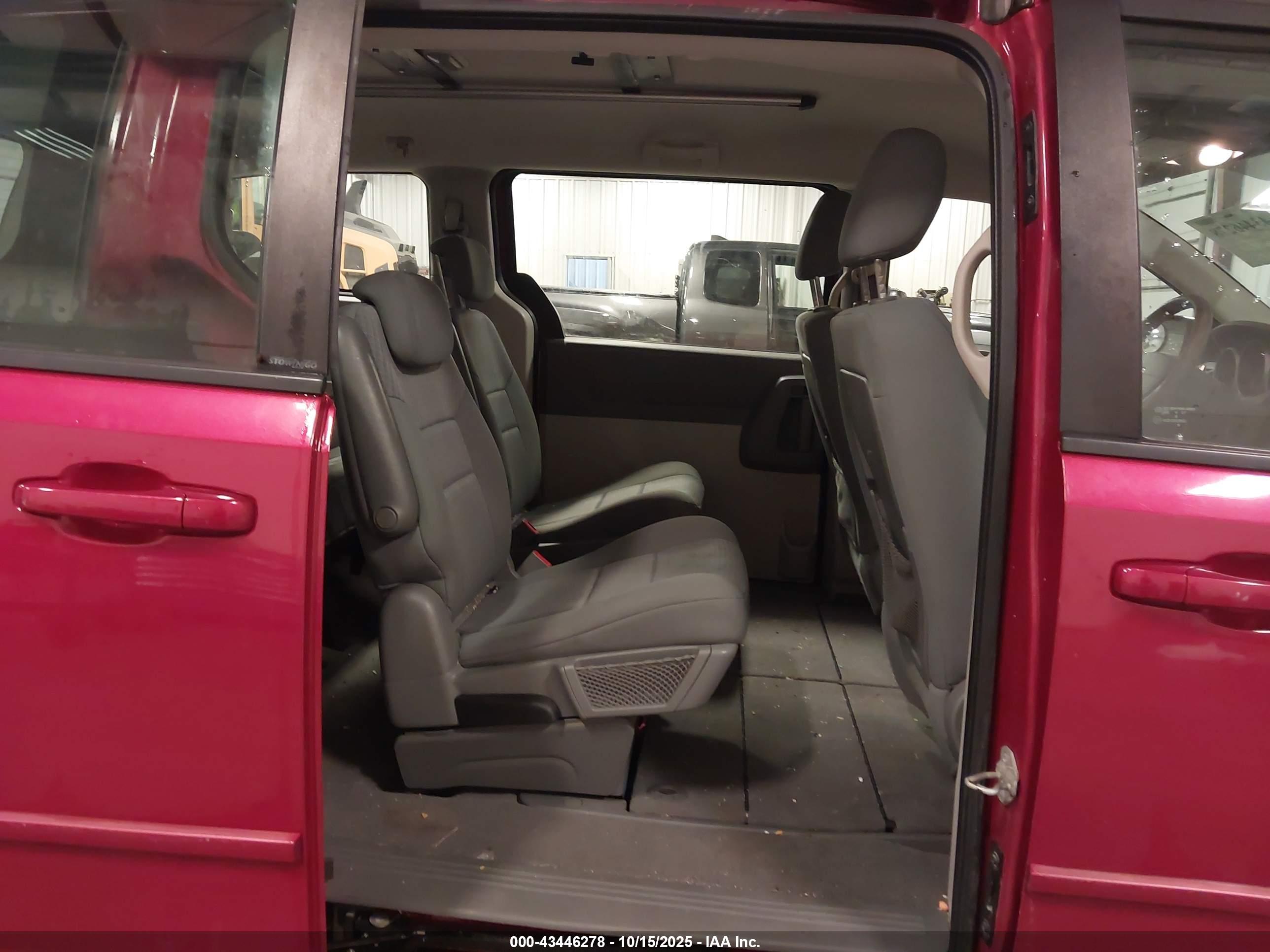 DODGE GRAND image 8